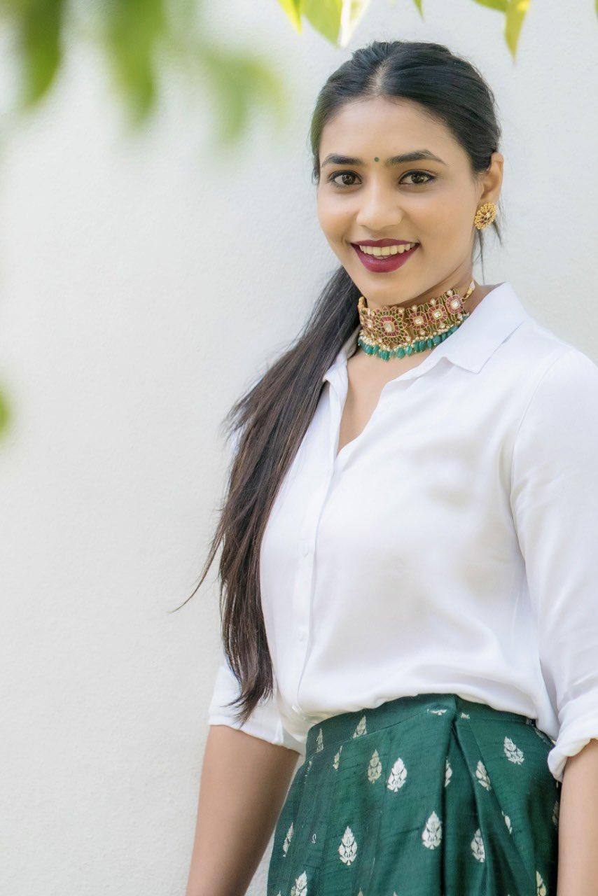 actor Sapthami Gowda large photo