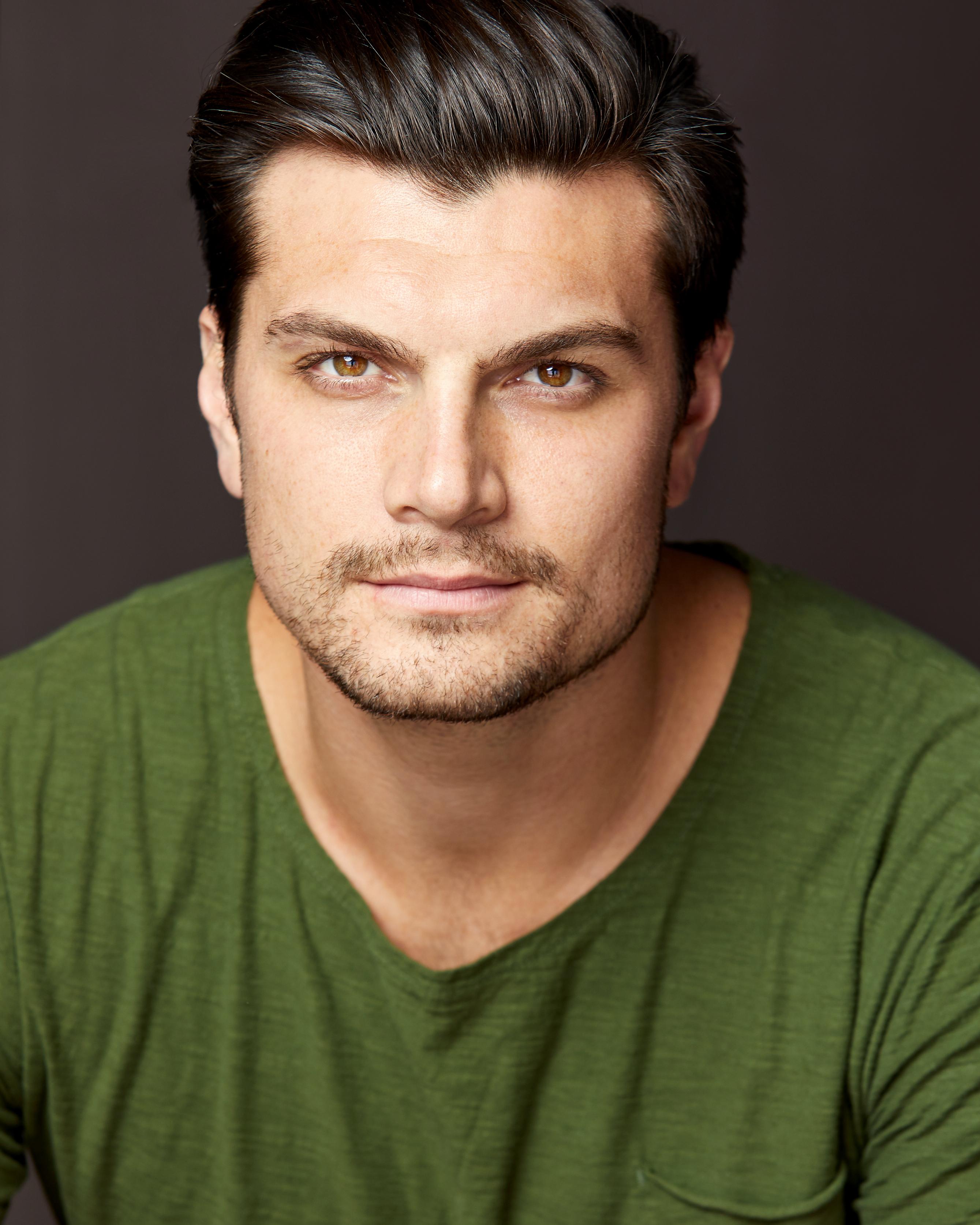 actor Brett Wyman large photo