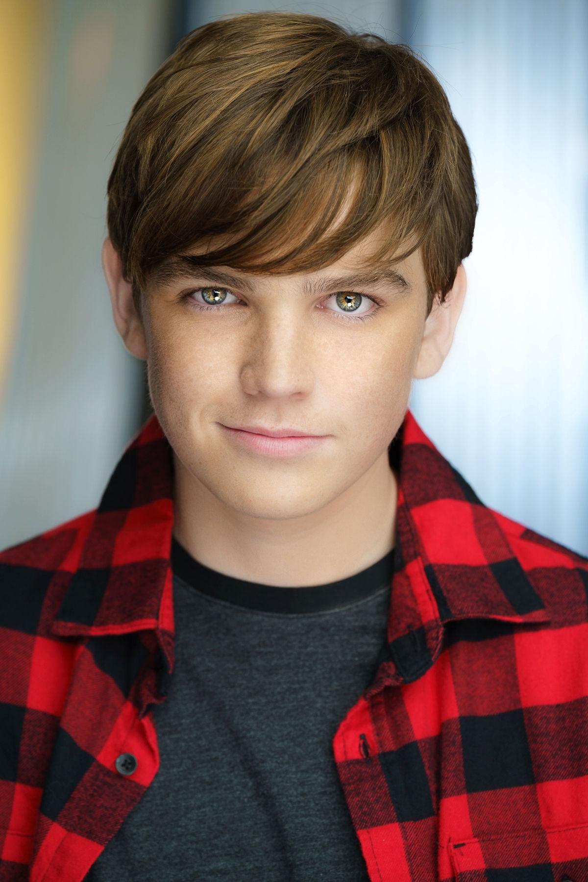 actor Kaden Cole large photo