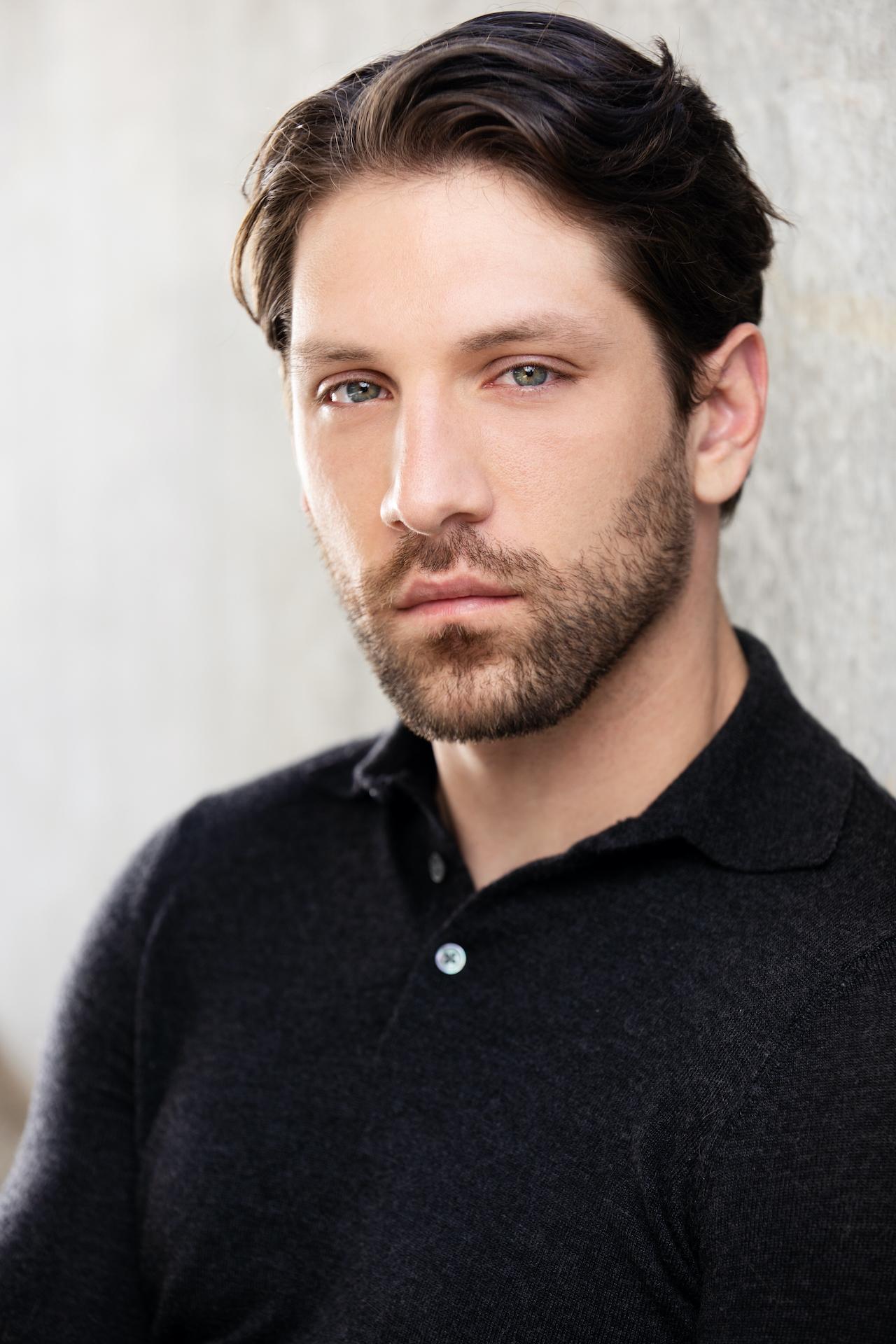 actor Taylor Novak large photo