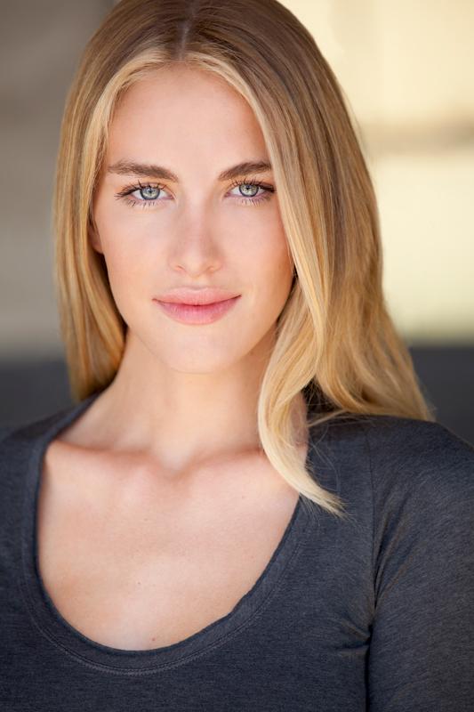 actor Elizabeth Whitson large photo