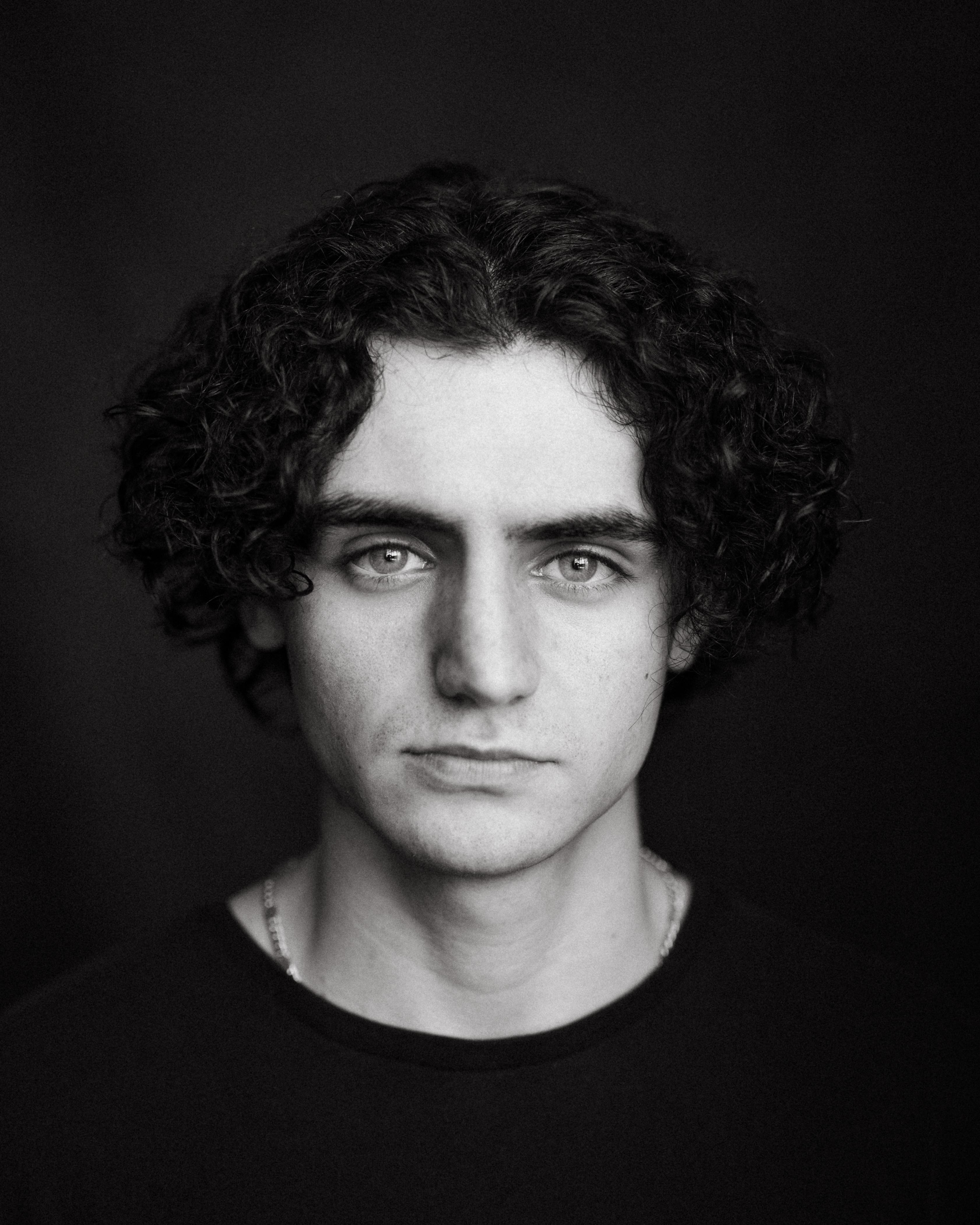 actor Lloyd Howells large photo