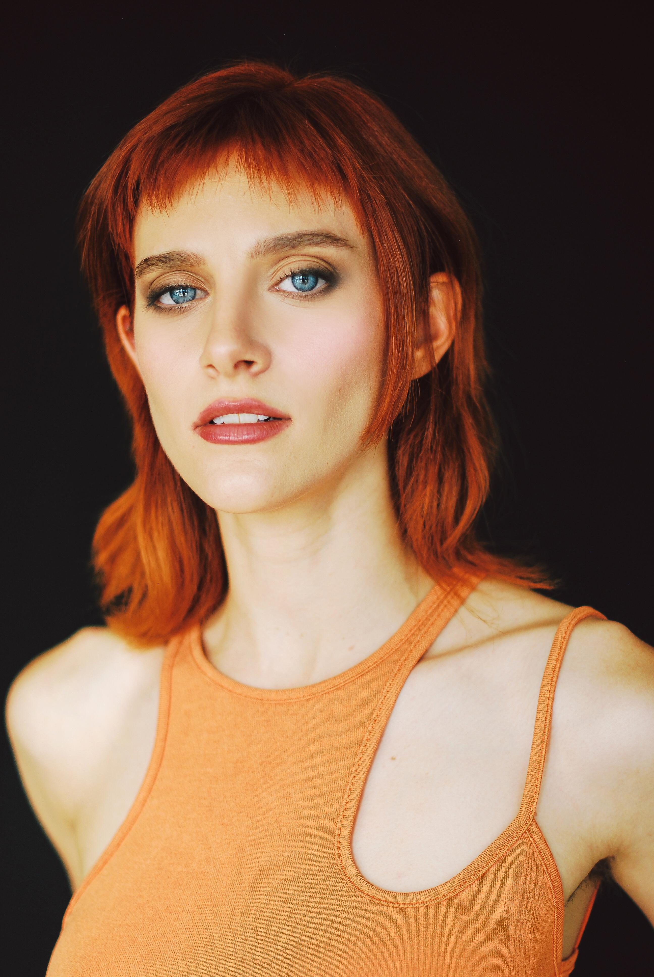 actor Aubrey Peeples large photo