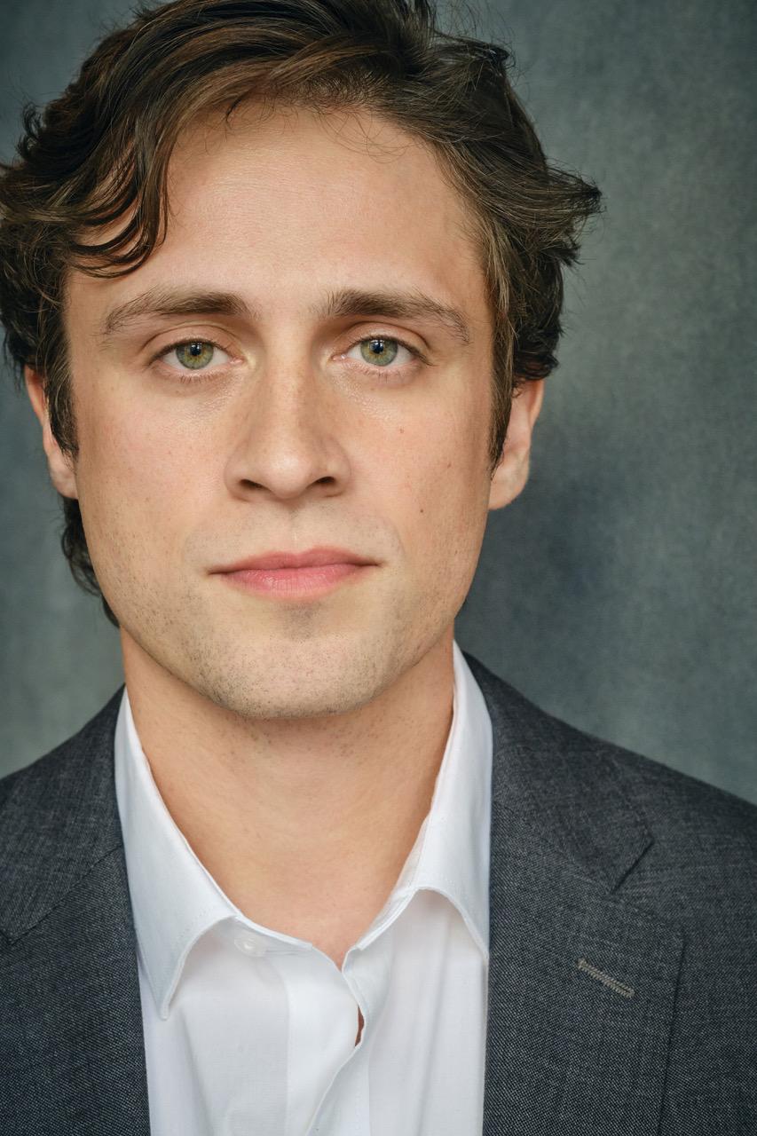 actor John Brugal large photo