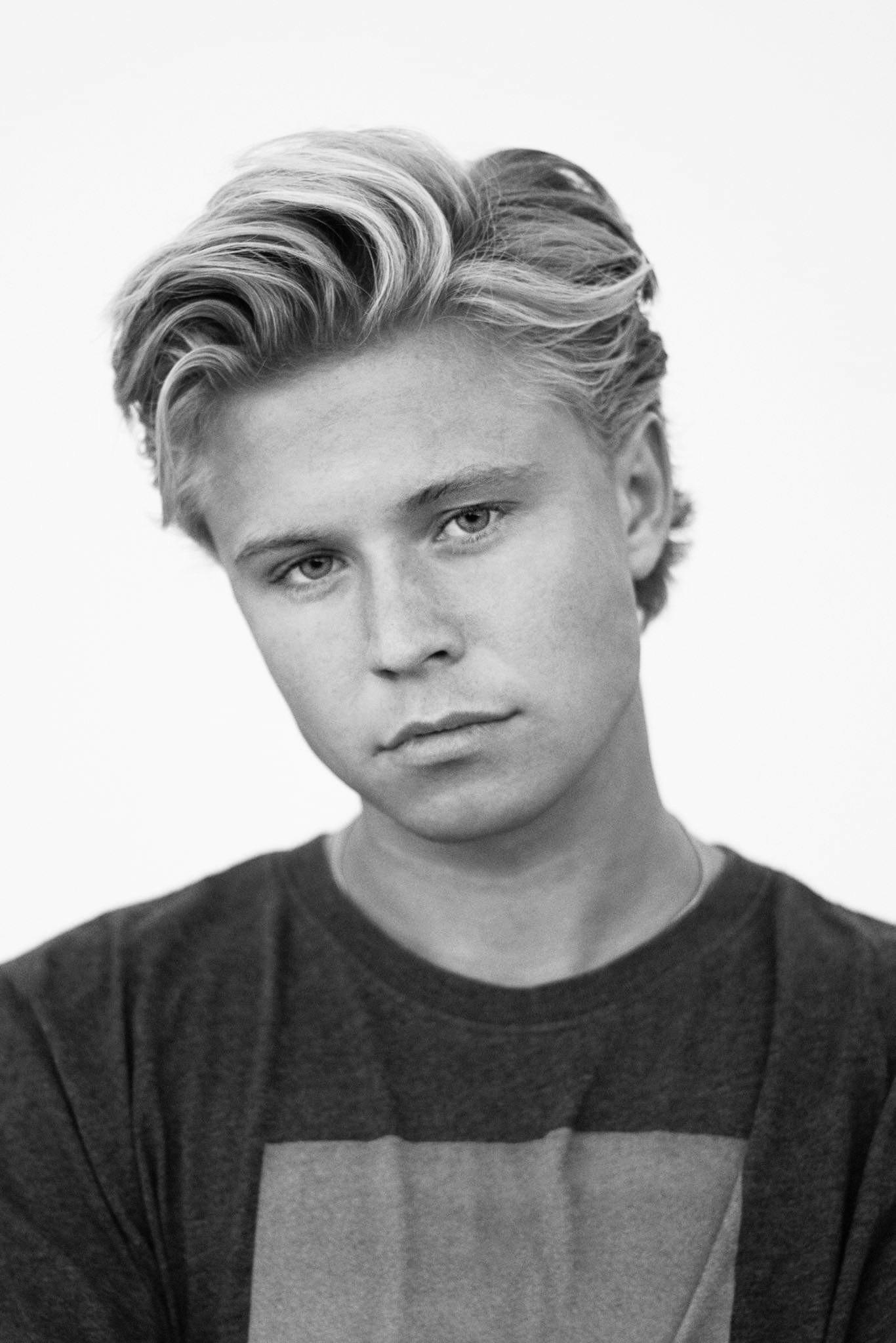 actor Mikael Kaaber large photo