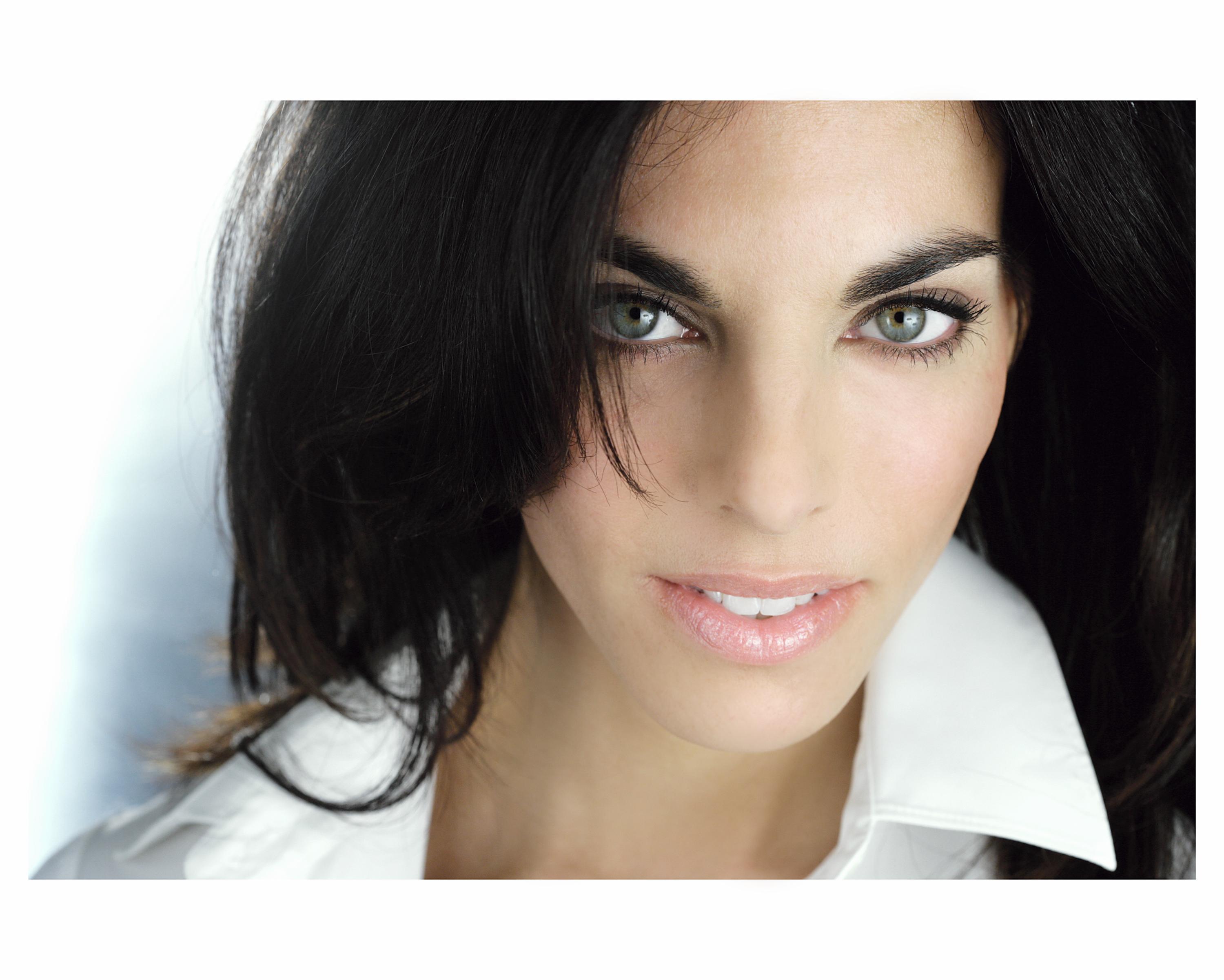 actor Keren Gilbert large photo