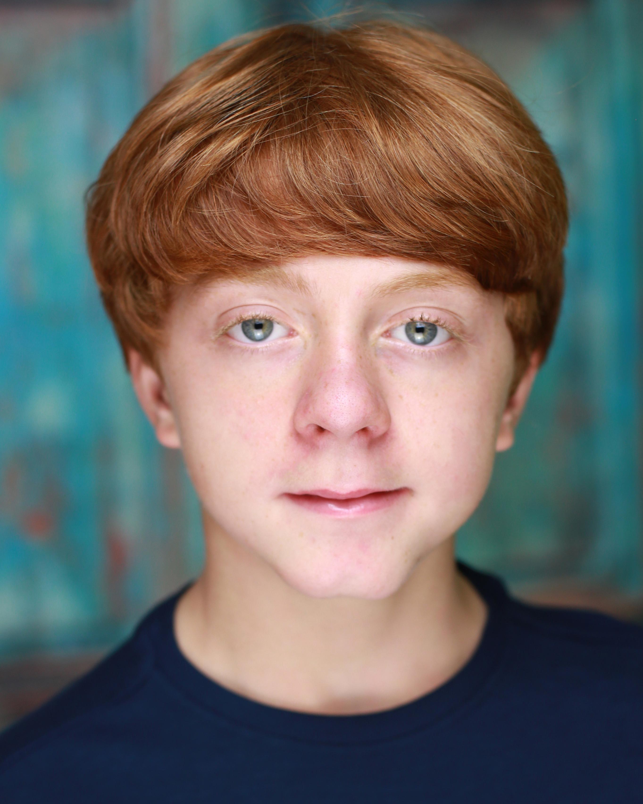 actor Oliver Ebsworth large photo