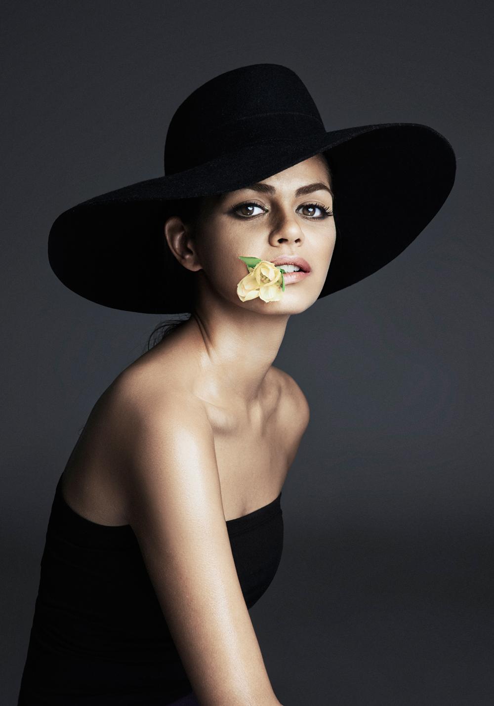actor Janine Gutierrez large photo