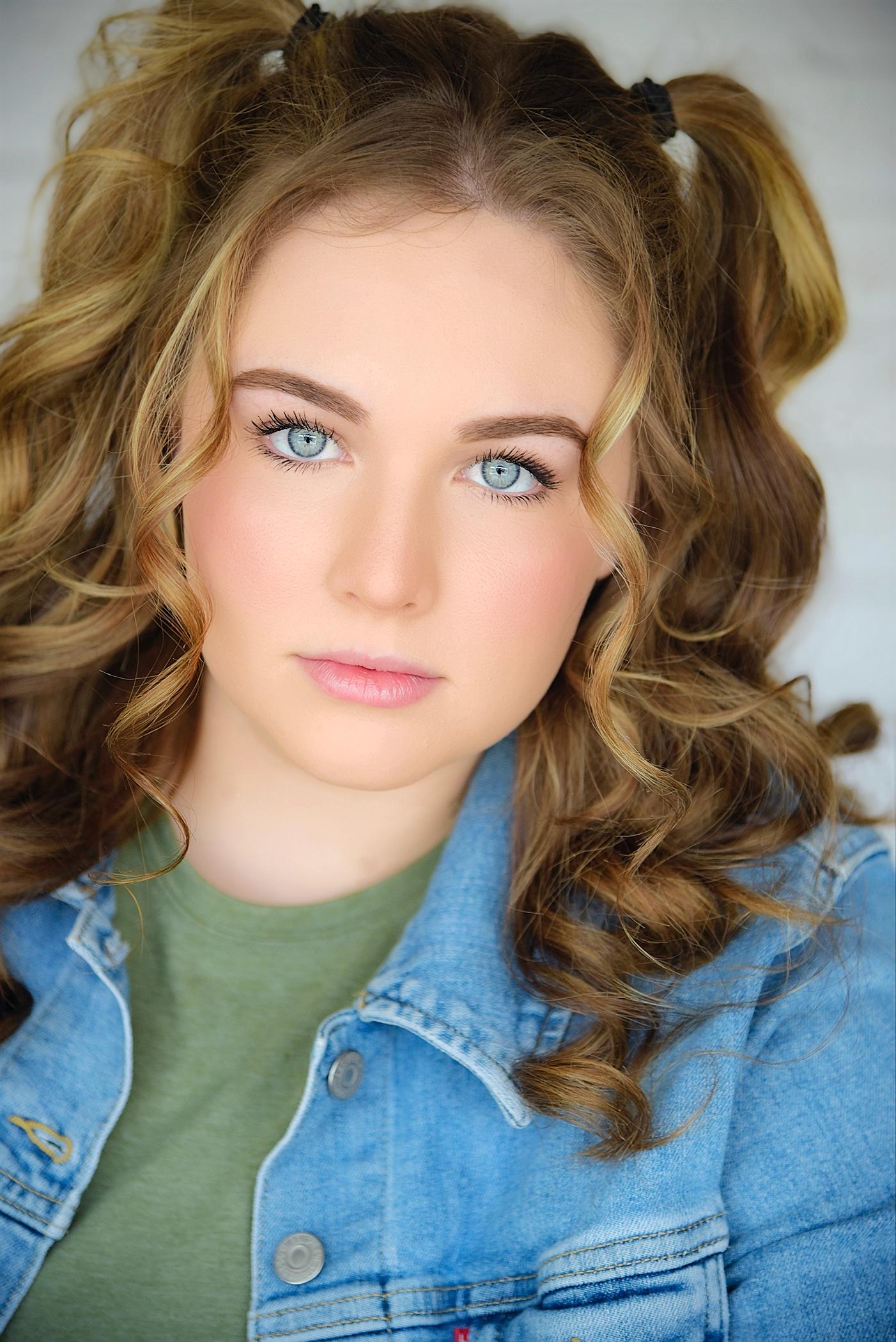 actor Taylor Pigeon large photo