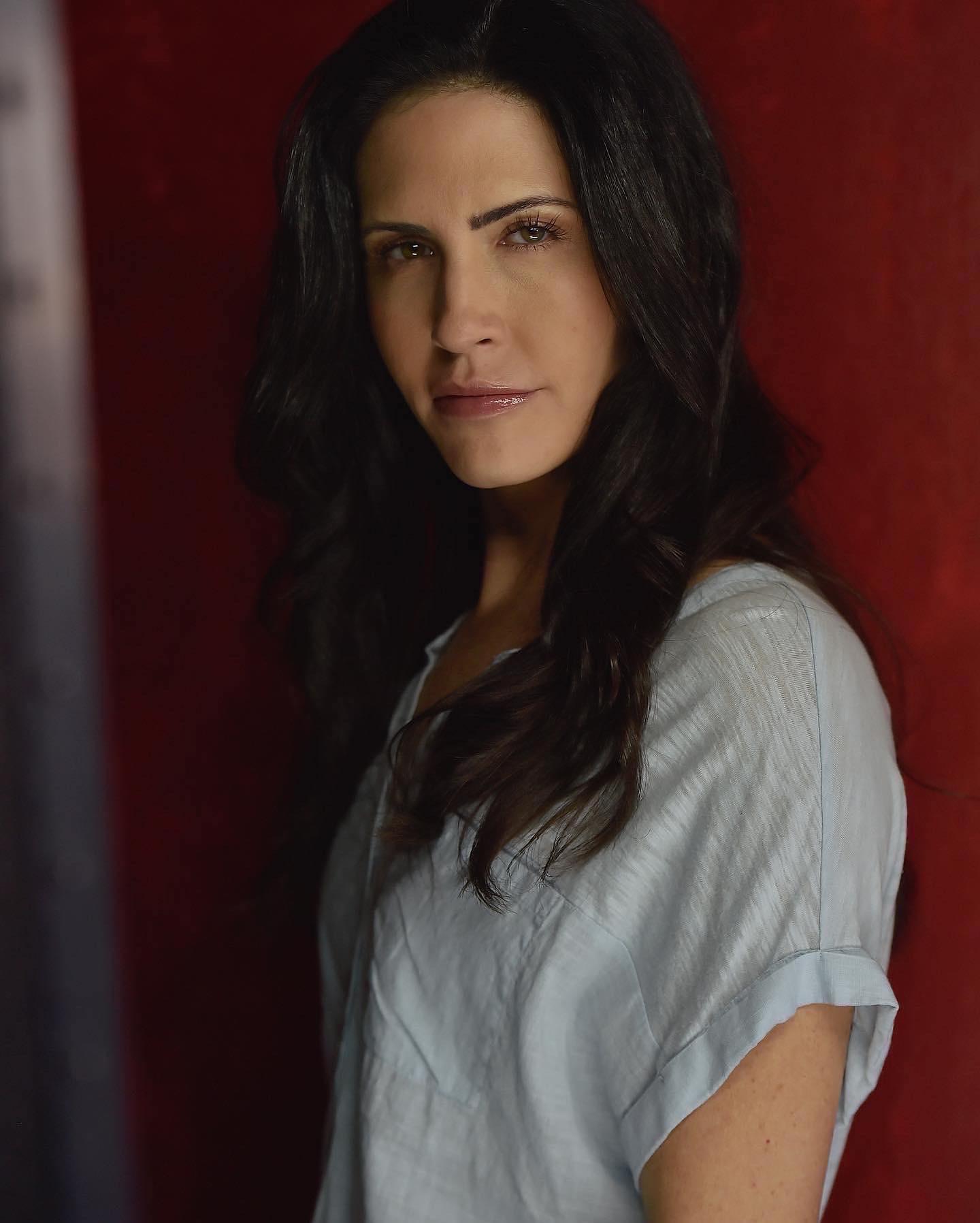 actor Angela Podnar large photo