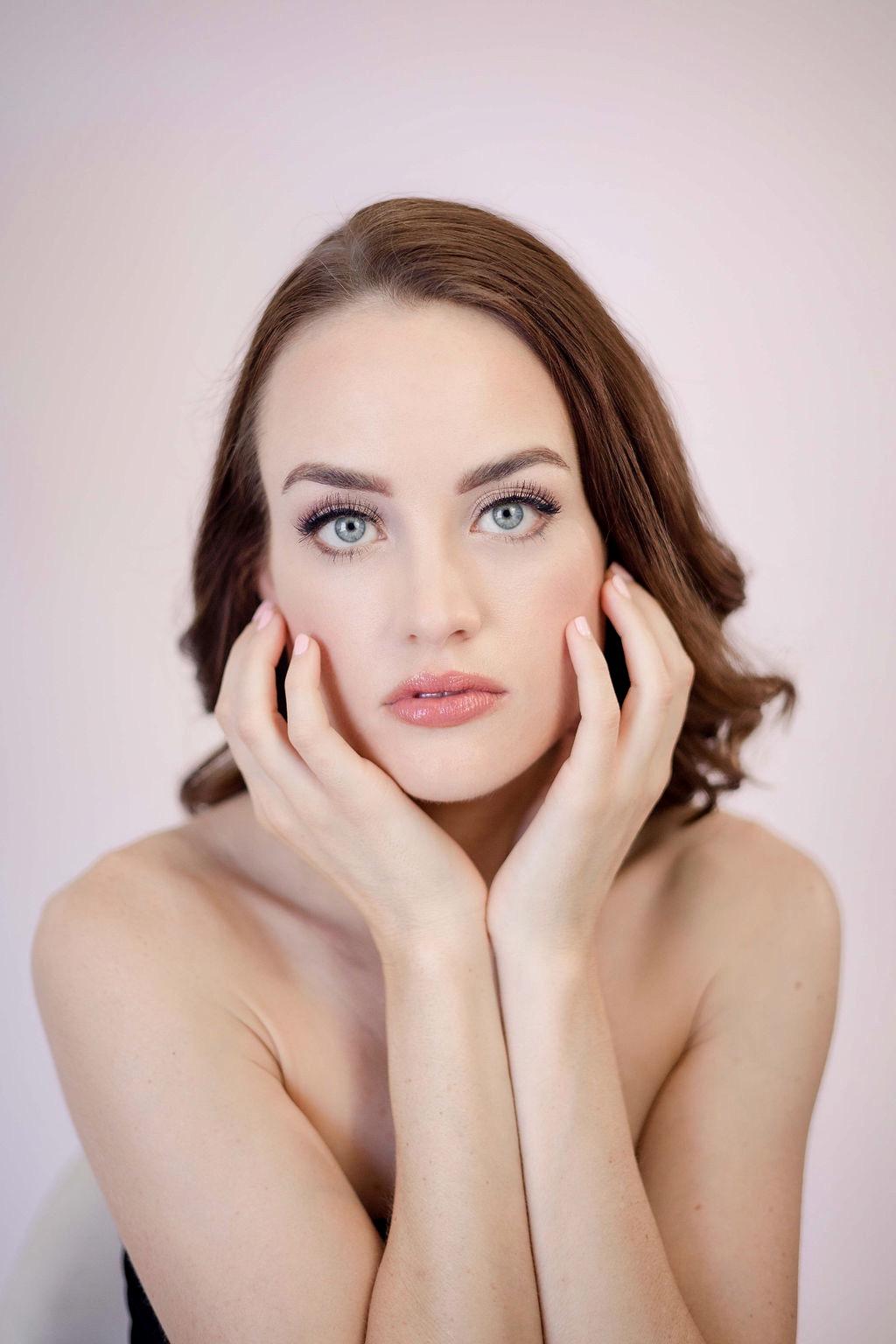 actor Sarah Murphree large photo