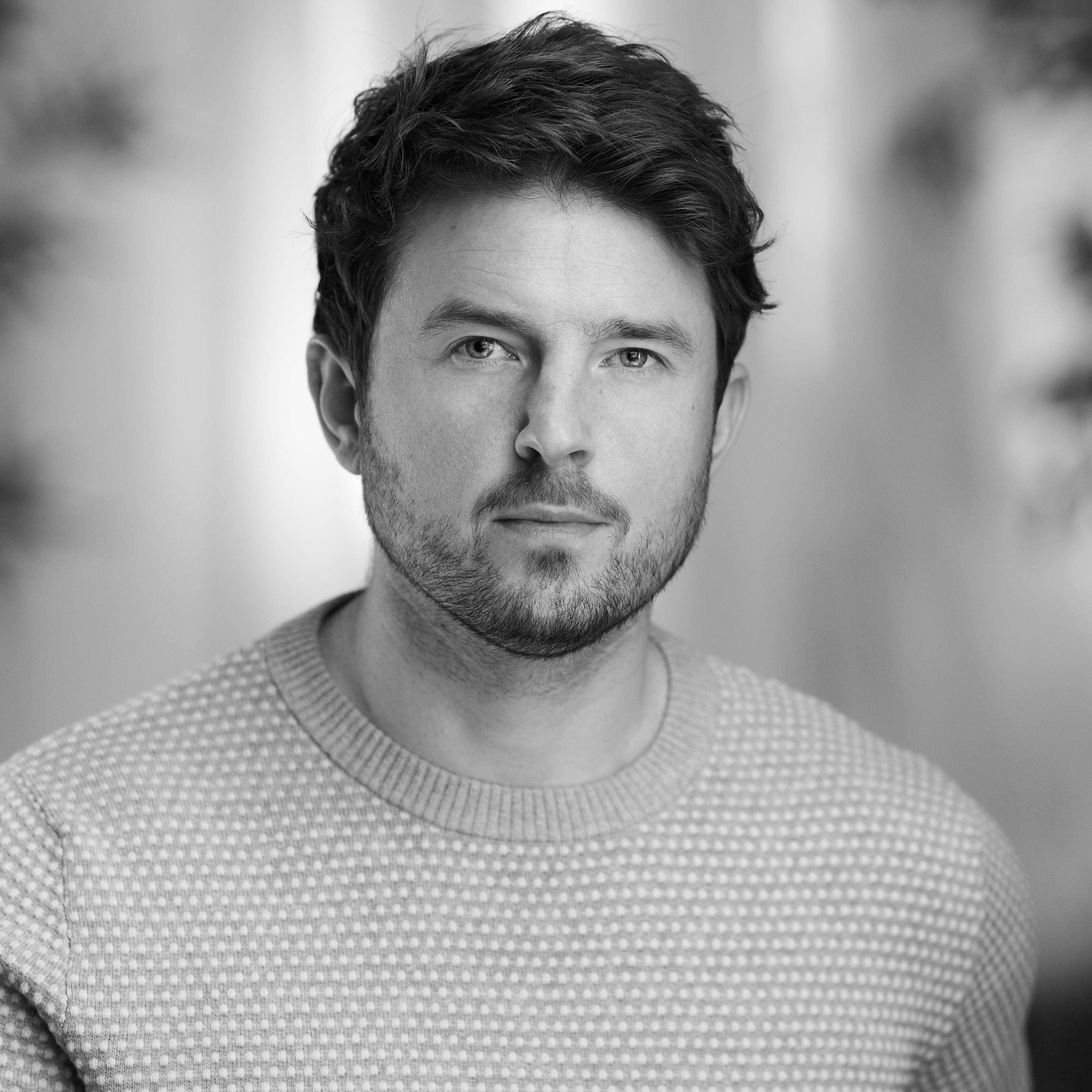 actor John Bregar large photo