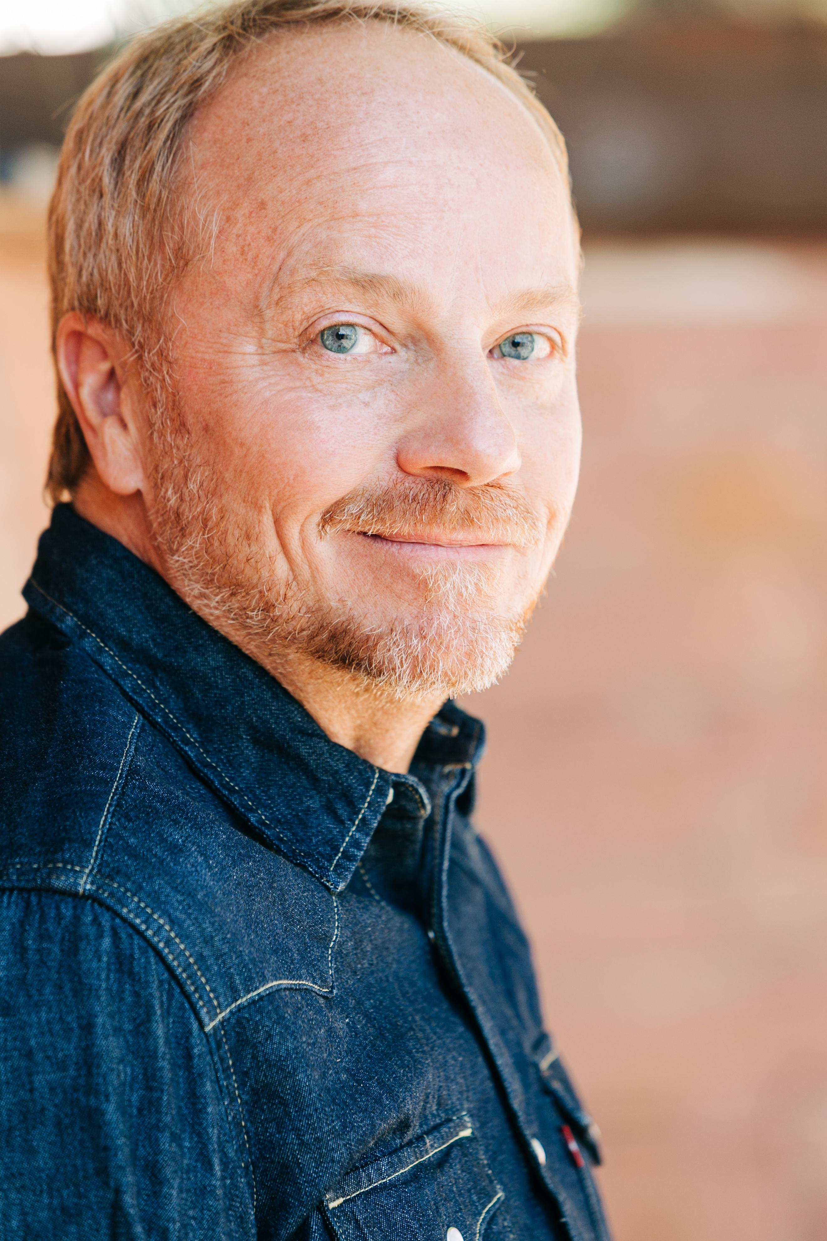 actor Paul Mulder large photo