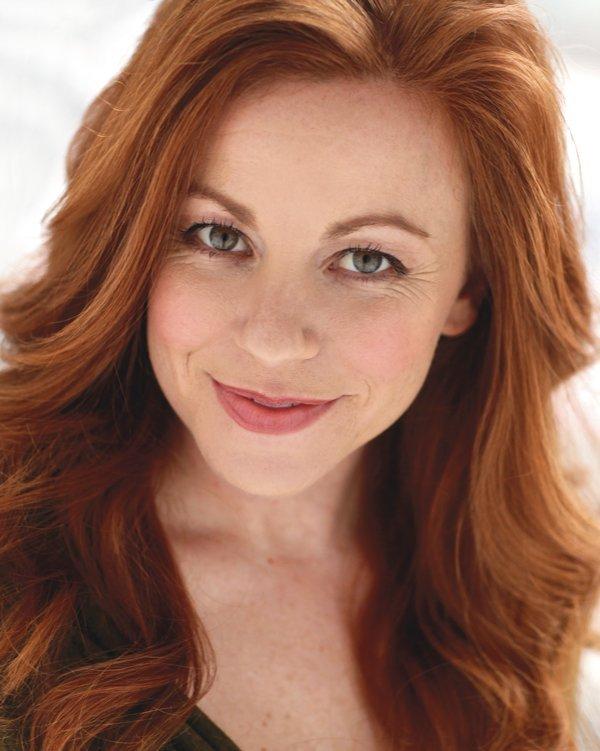 actor Tara Giordano large photo