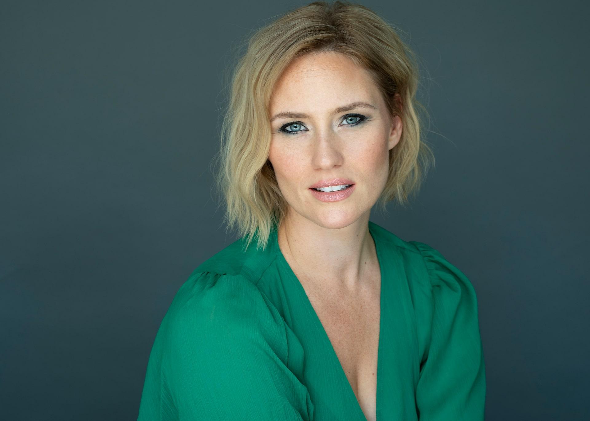 actor Kelly Hope Taylor large photo