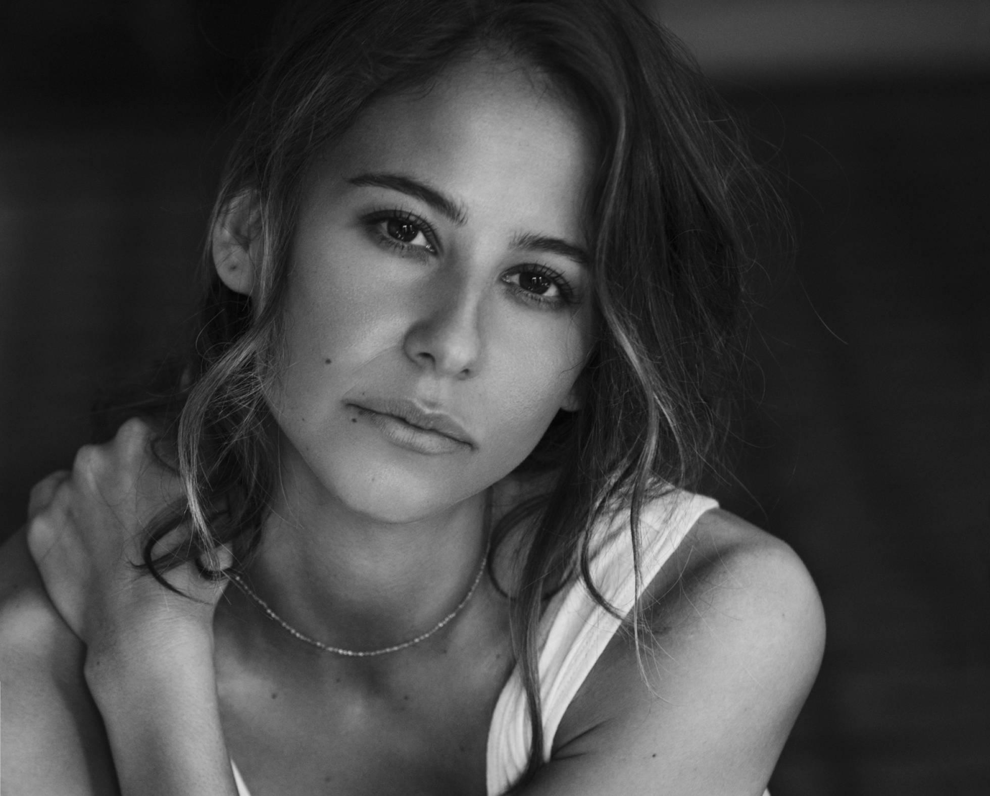 actor Irene Escolar large photo