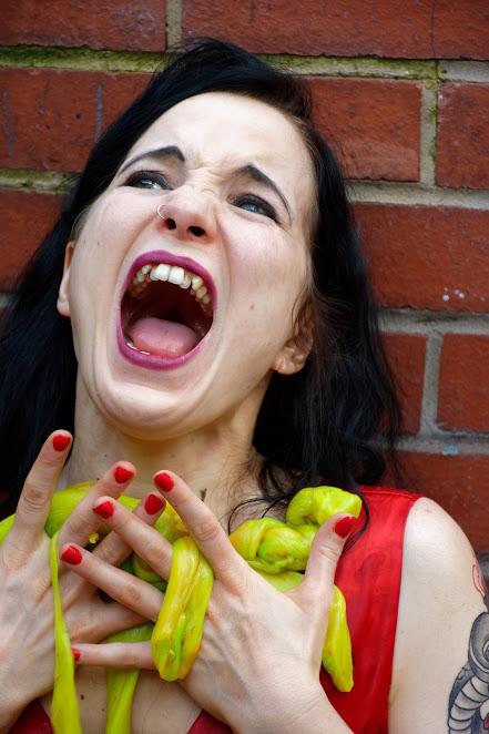 actor Rahel Kapsaski large photo