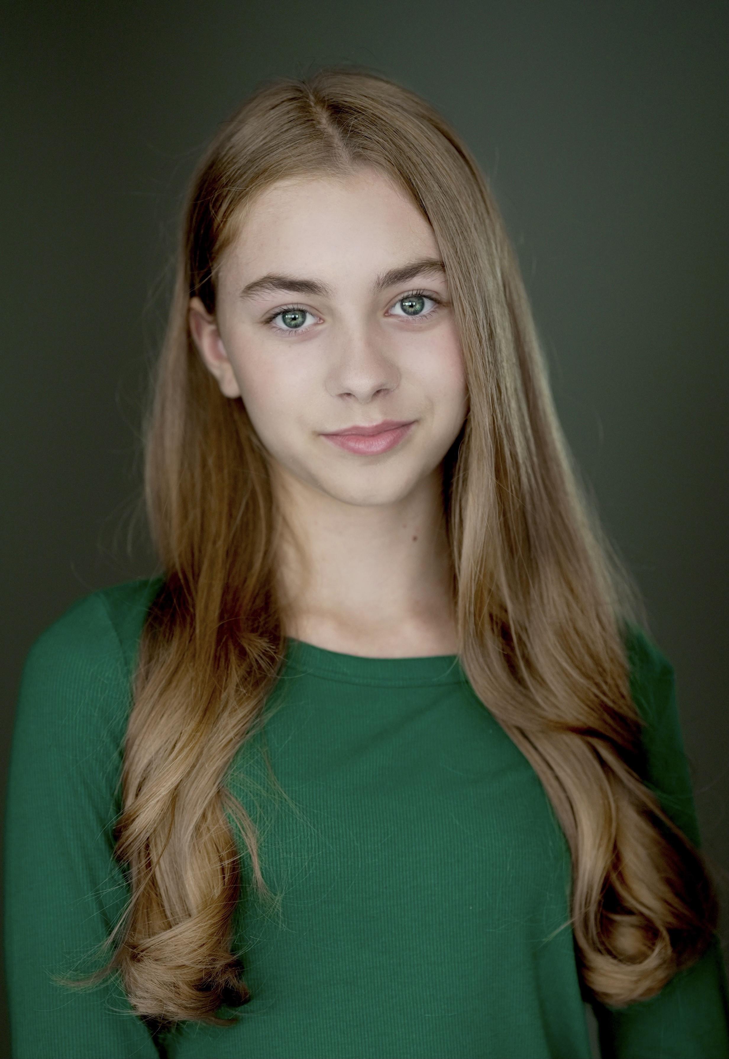 actor Ariella Cannon large photo