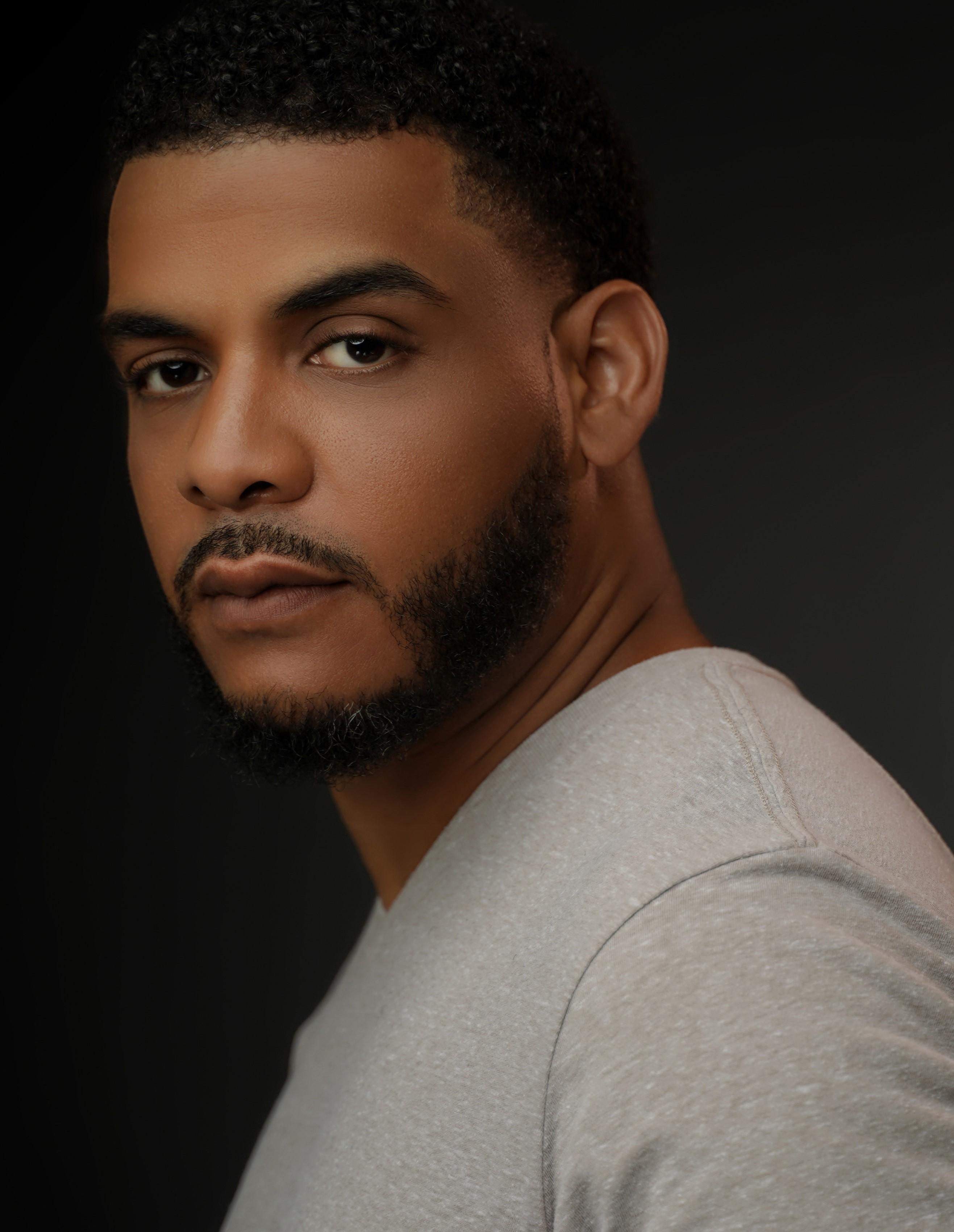 actor Luis Sanchez large photo