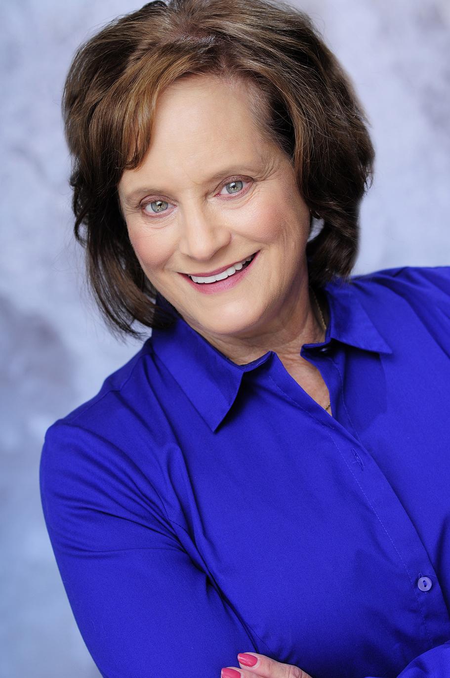 actor Dena Hildebrand large photo