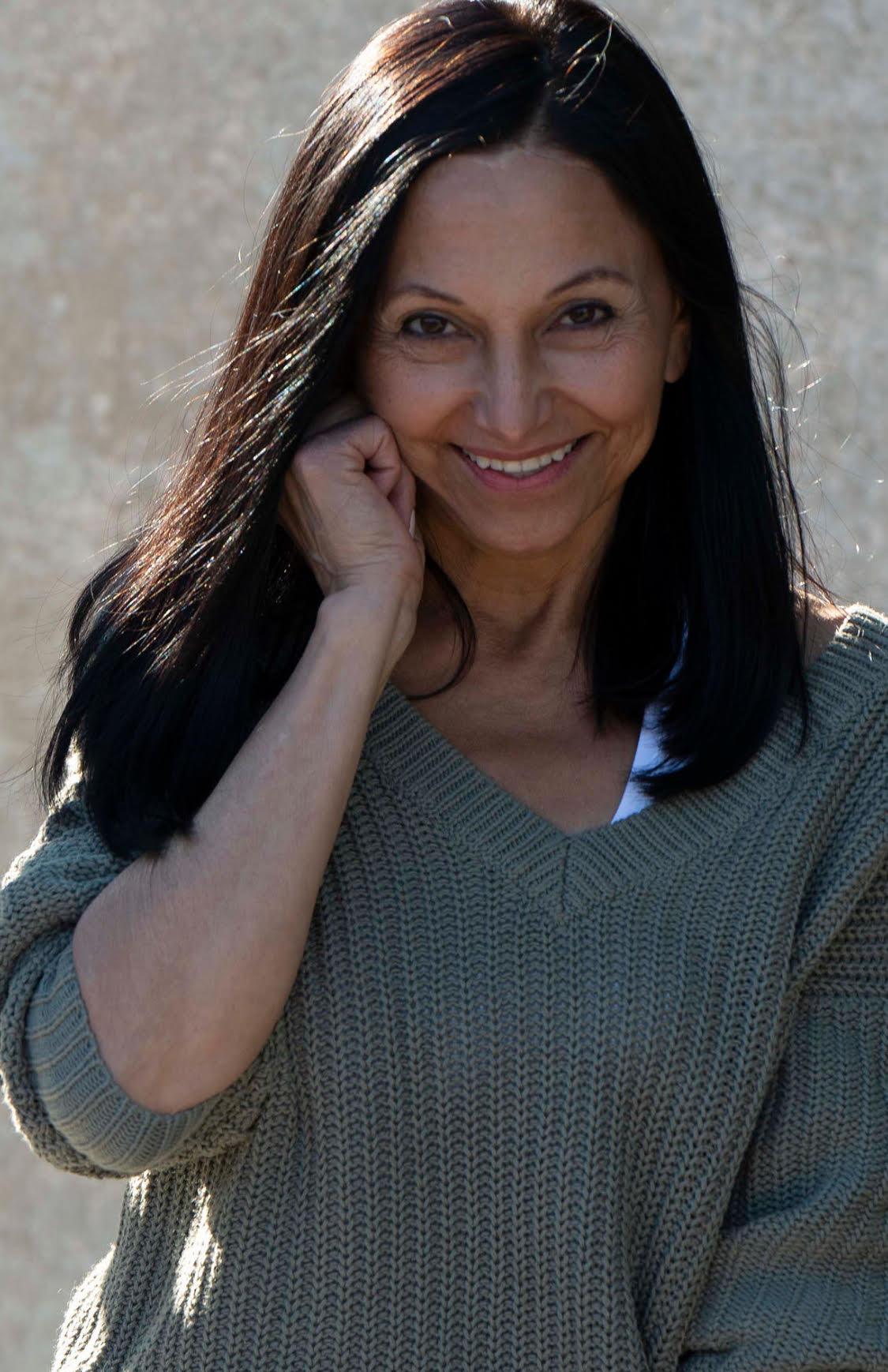 actor Joyce Cyr large photo