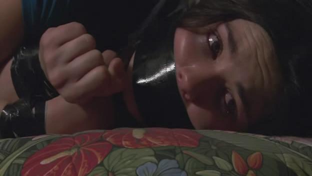 actor Kate Bell large photo