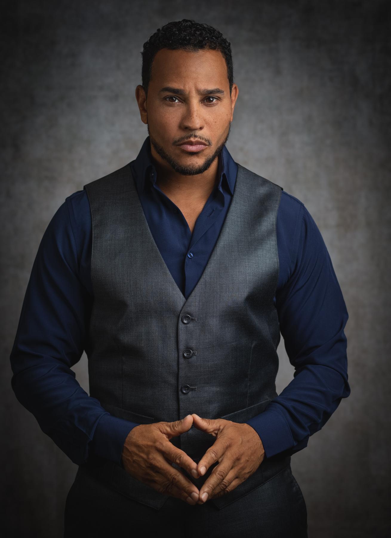 actor Cisco Reyes large photo