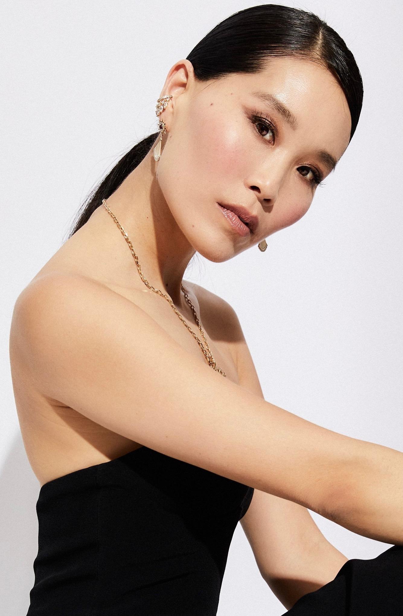 actor Alicia Hannah-Kim large photo