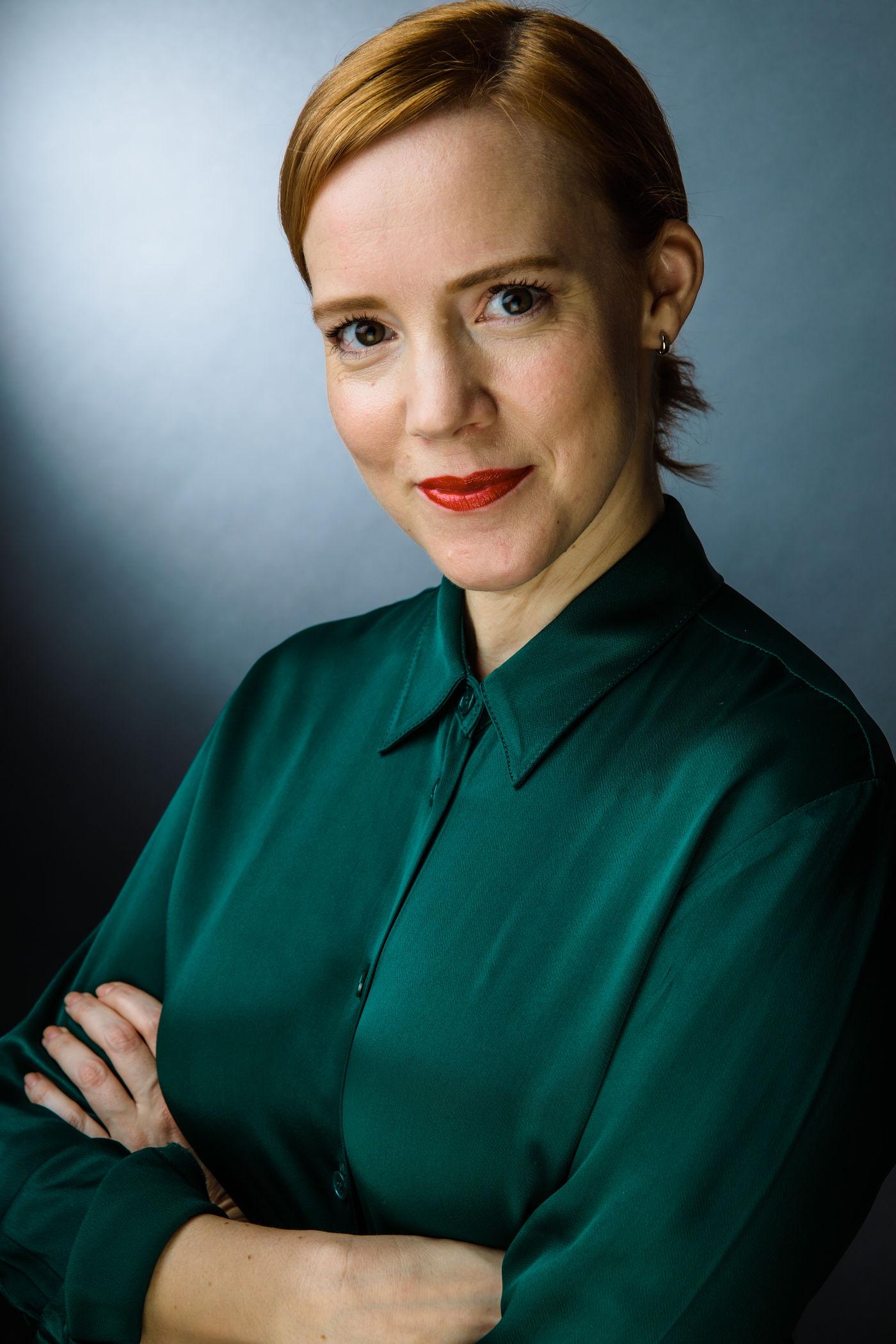 actor Nina Rausch large photo