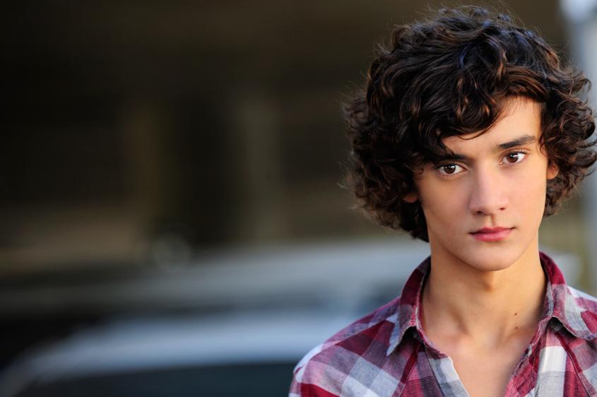 actor Masam Holden large photo