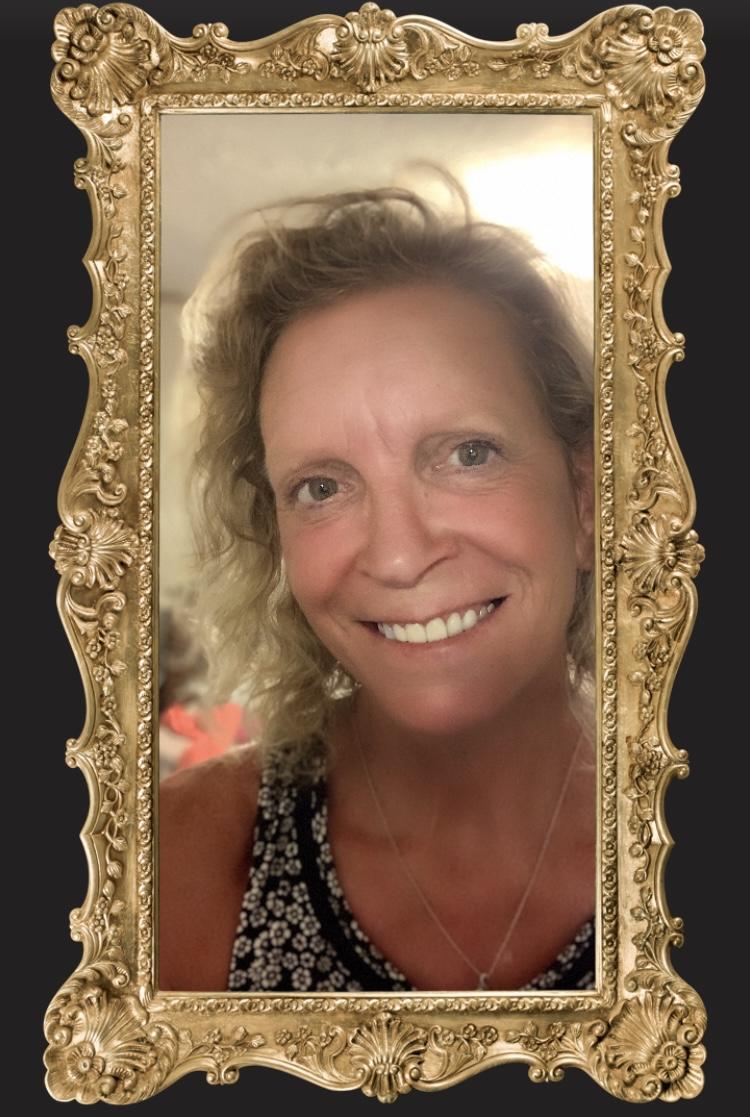 actor Victoria Drake large photo