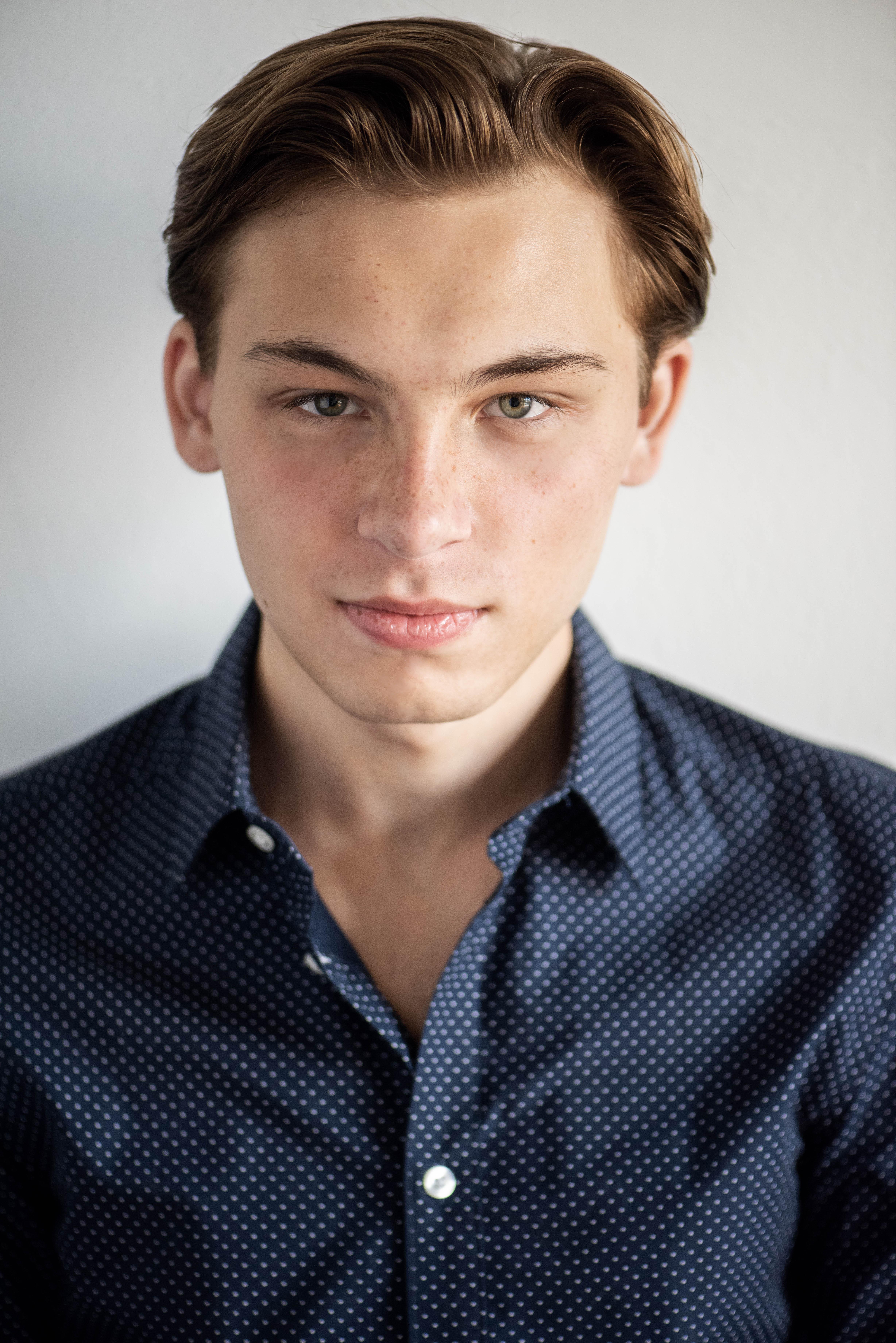 actor Pearce Chadwick large photo