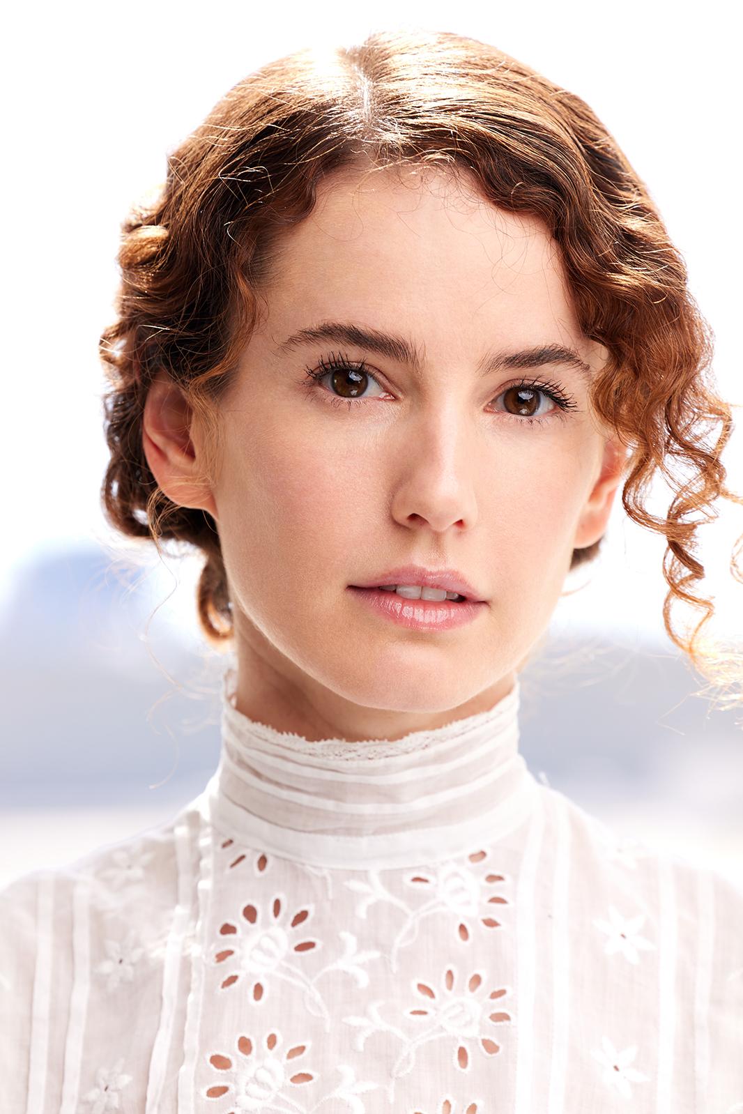 actor Valeska Miller large photo