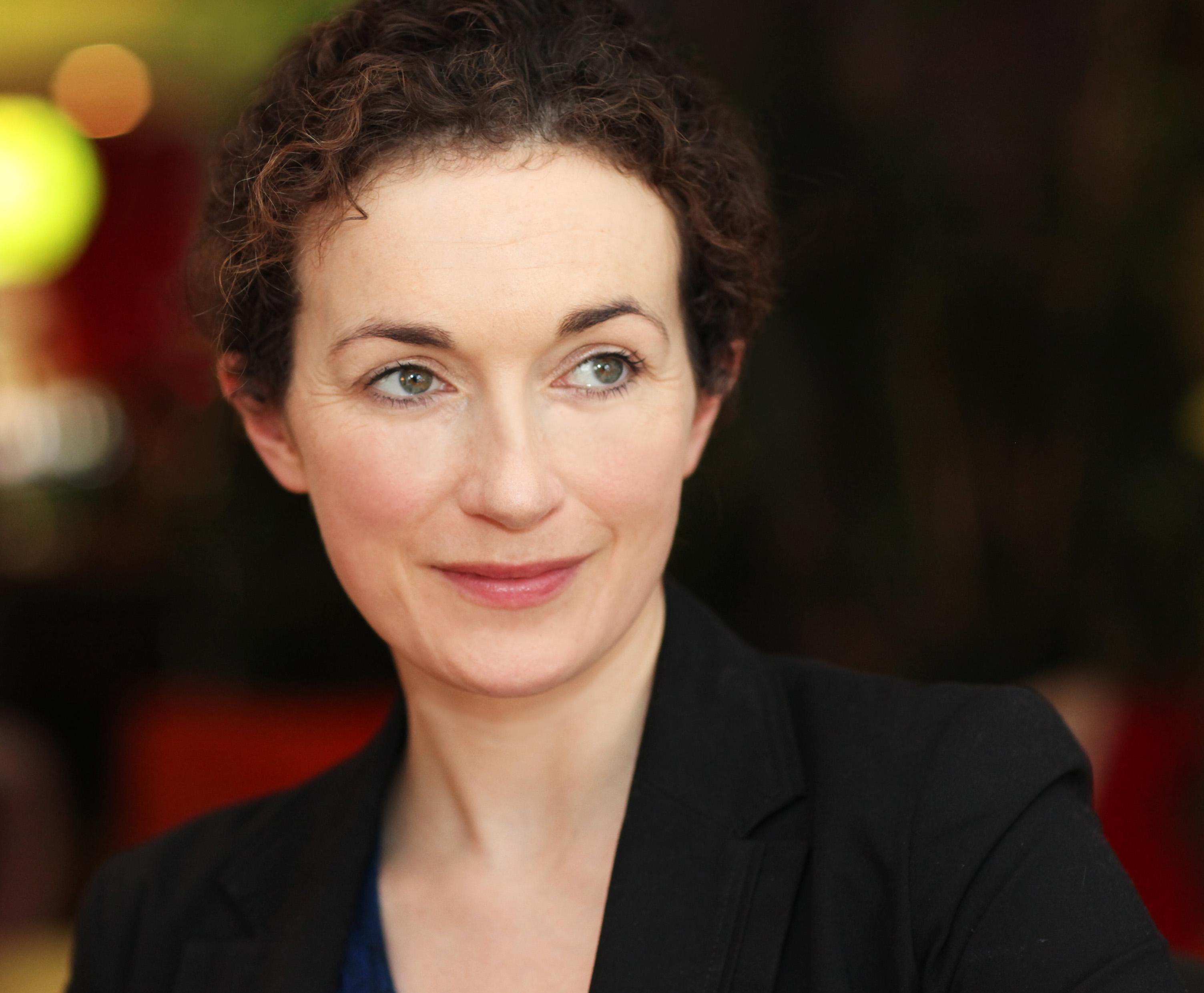 actor Tara Breathnach large photo