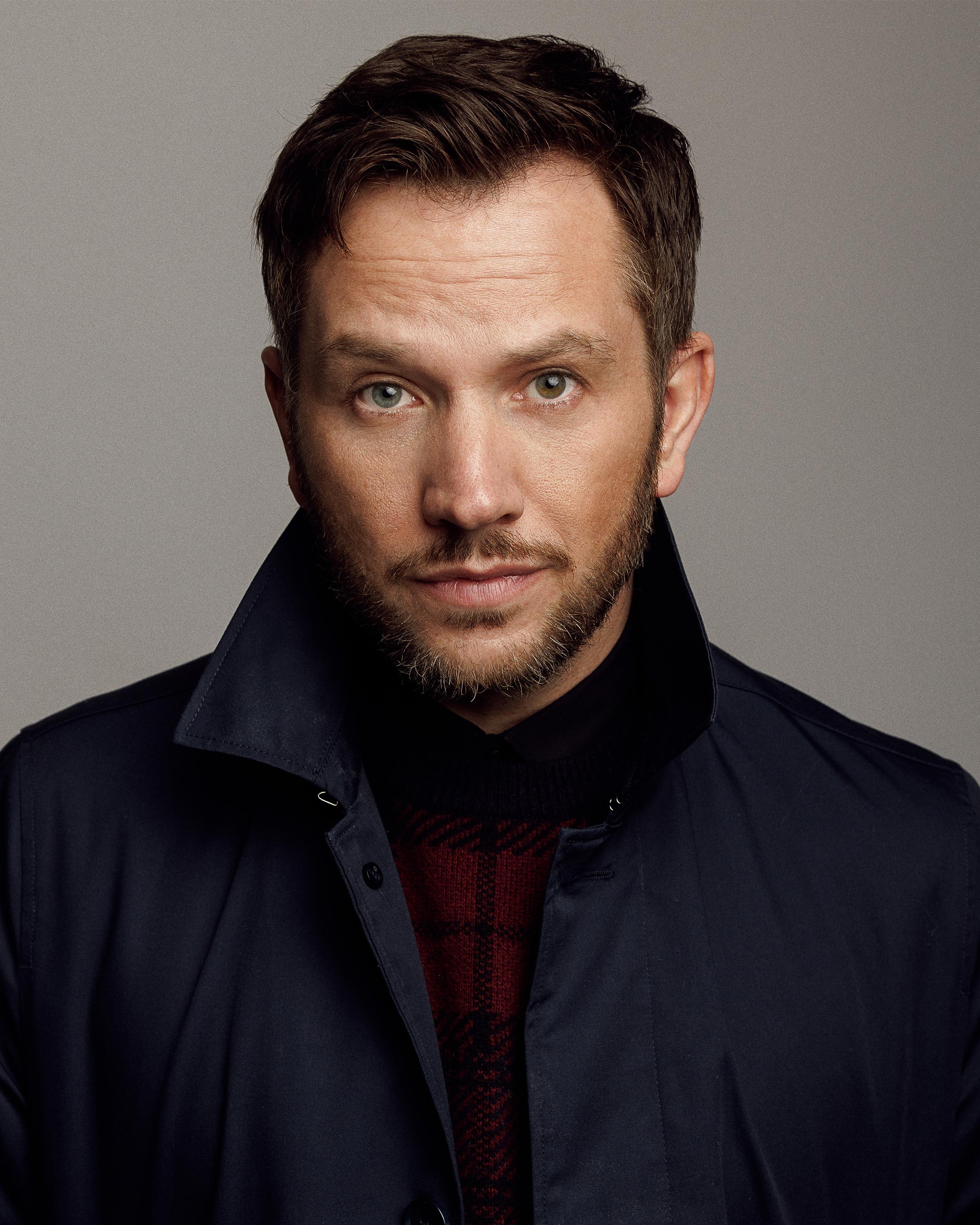 actor Scott Garnham large photo