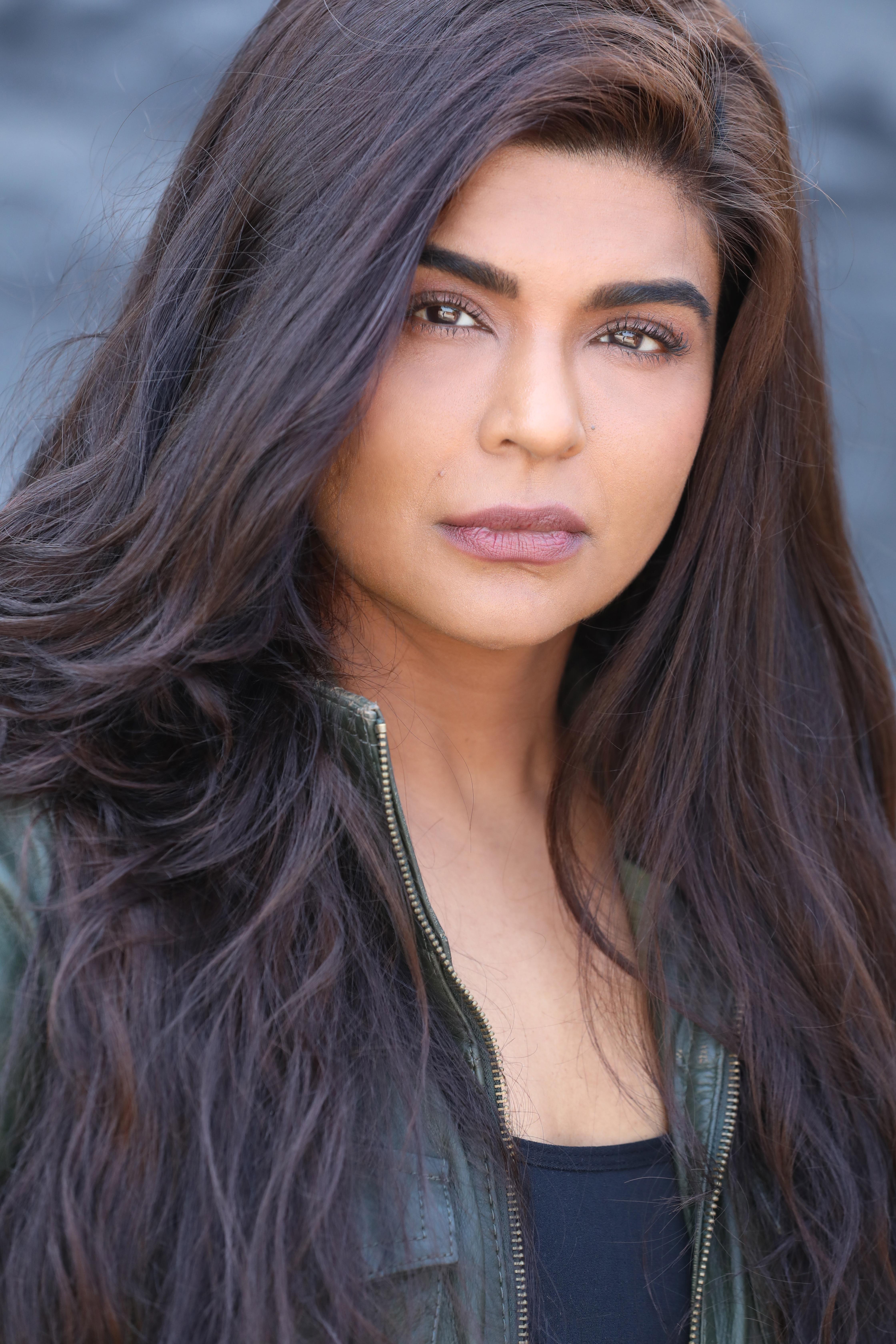 actor Sara Banerjee large photo