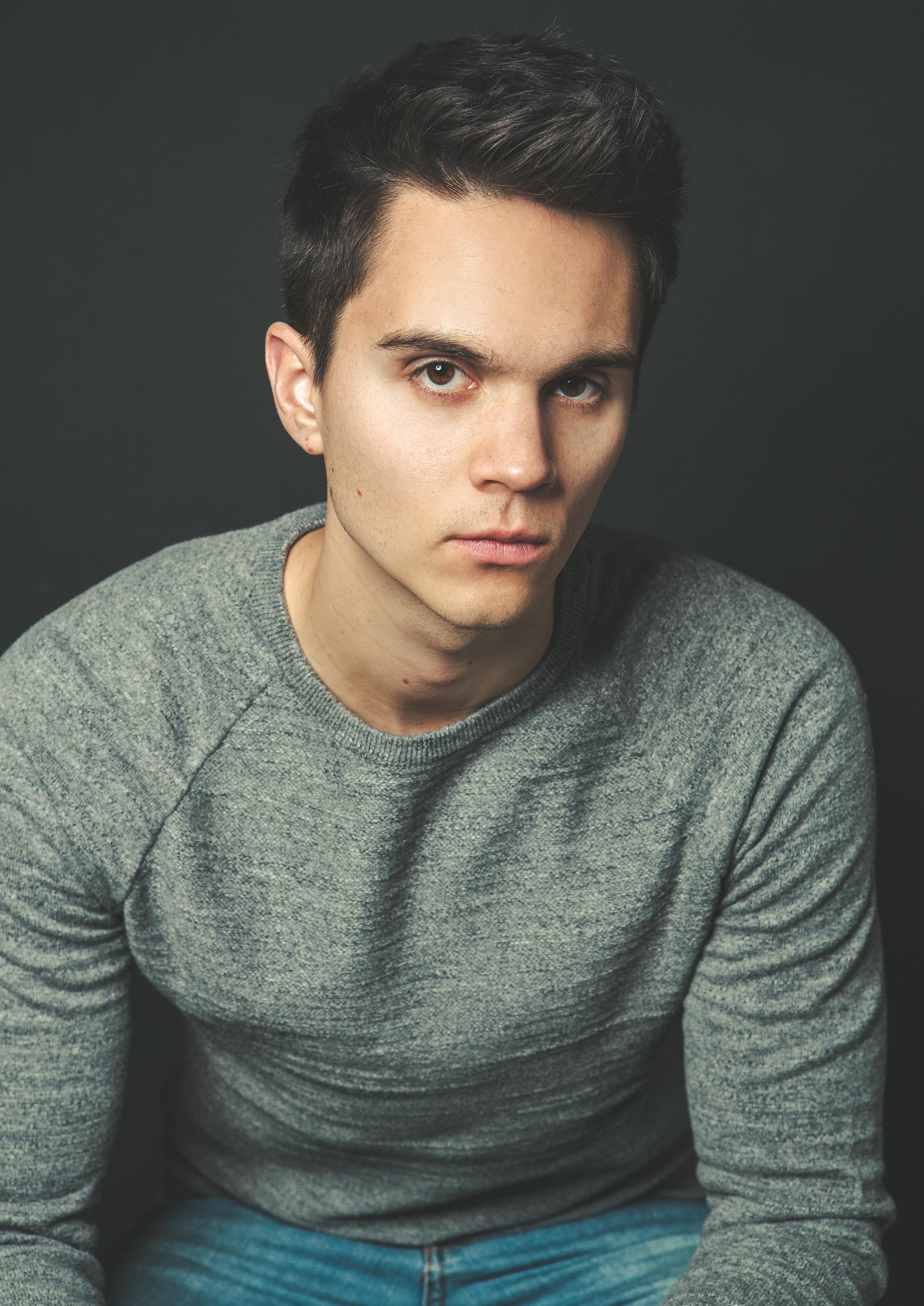 actor Doug Archibald large photo