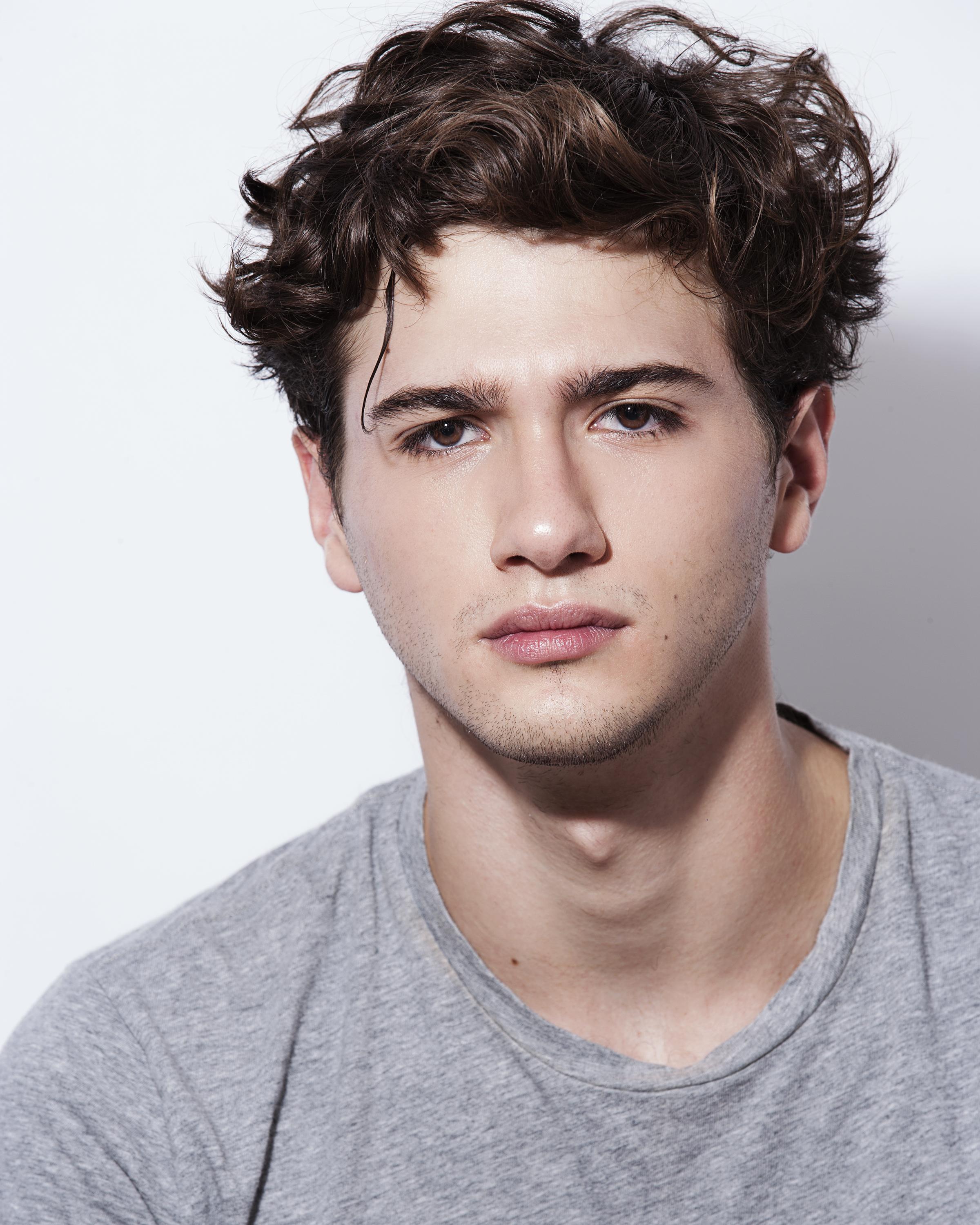 actor Alex Fitzalan large photo