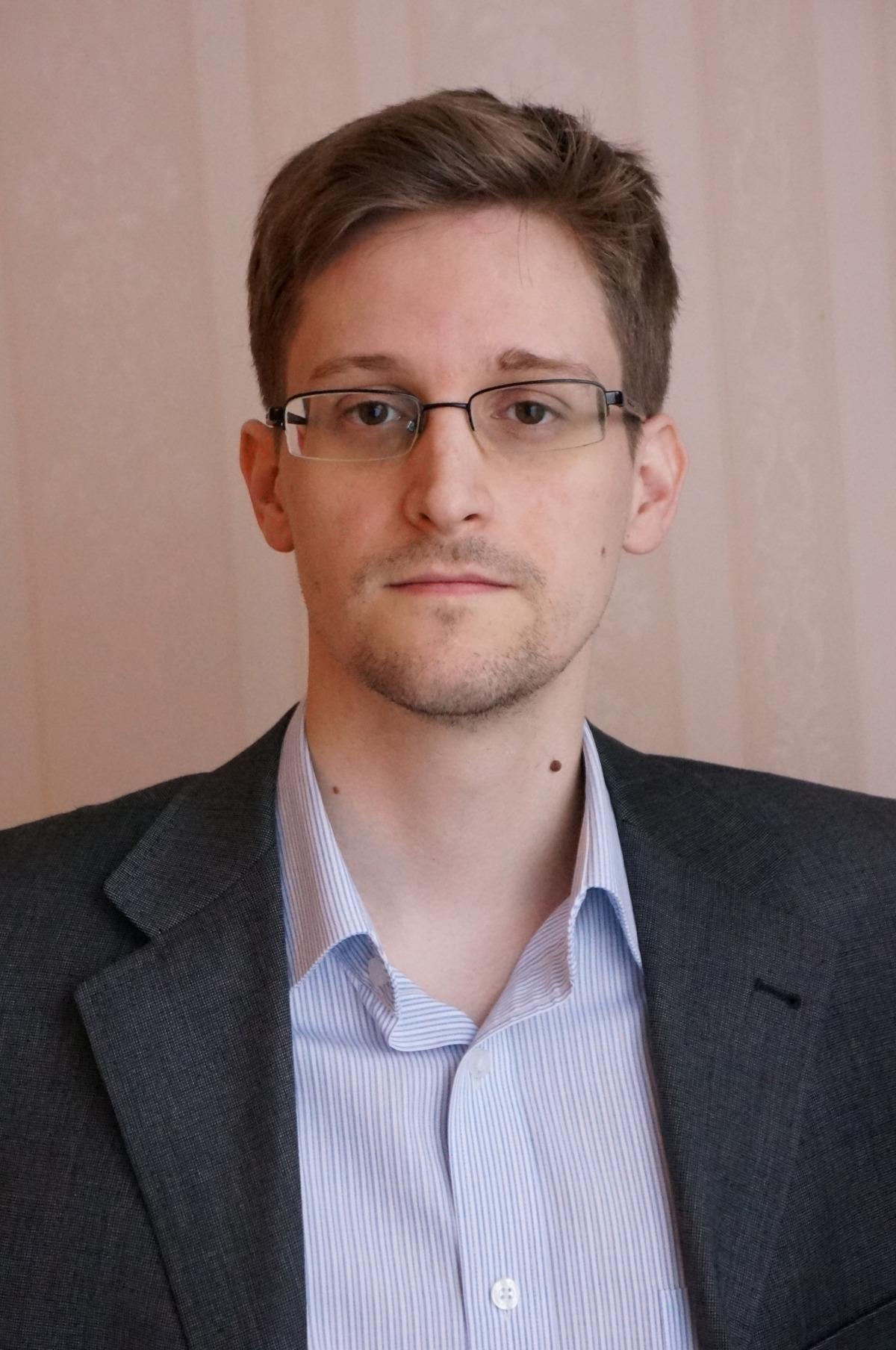 actor Edward Snowden large photo