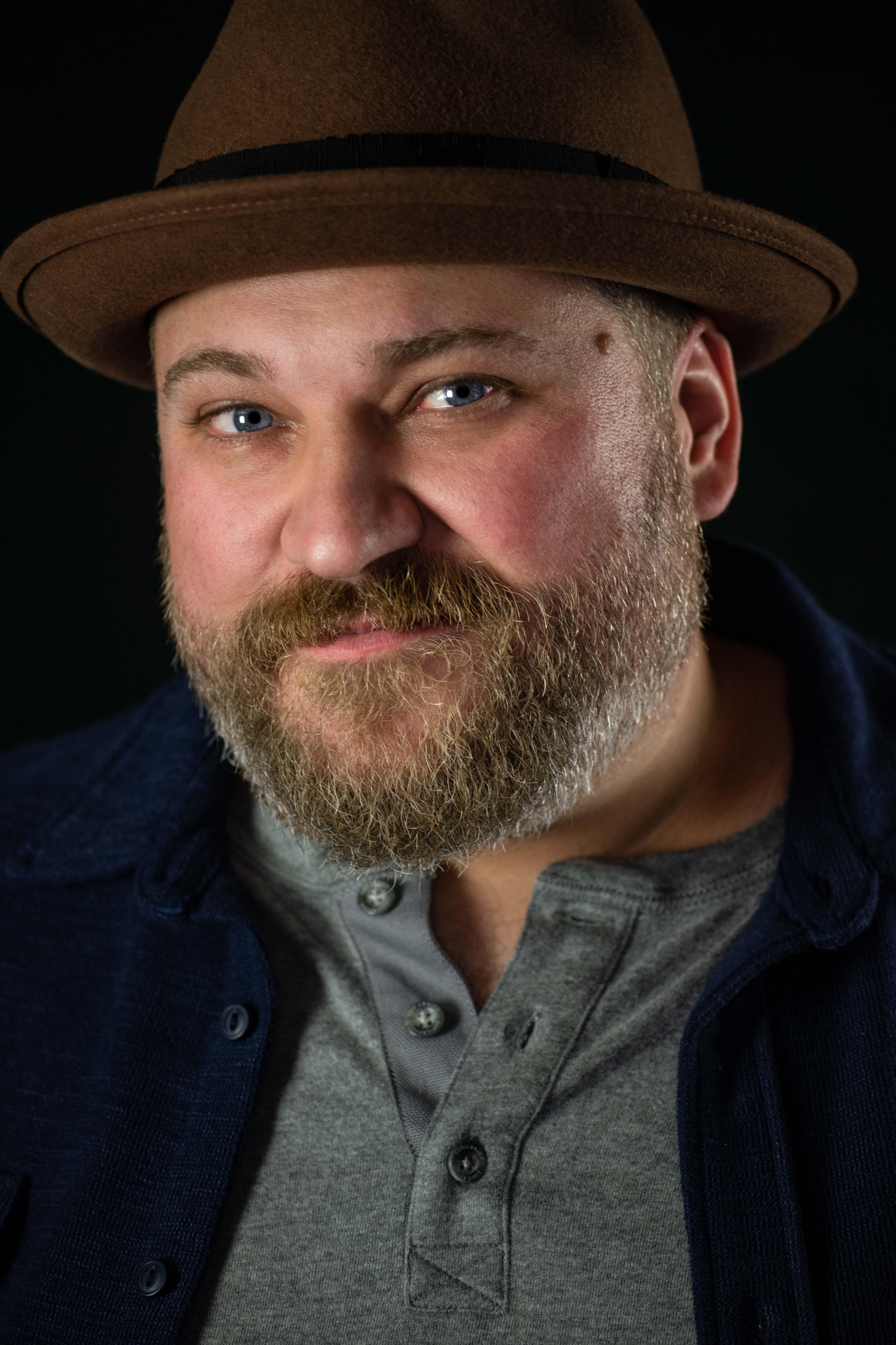 actor Aaron Munoz large photo