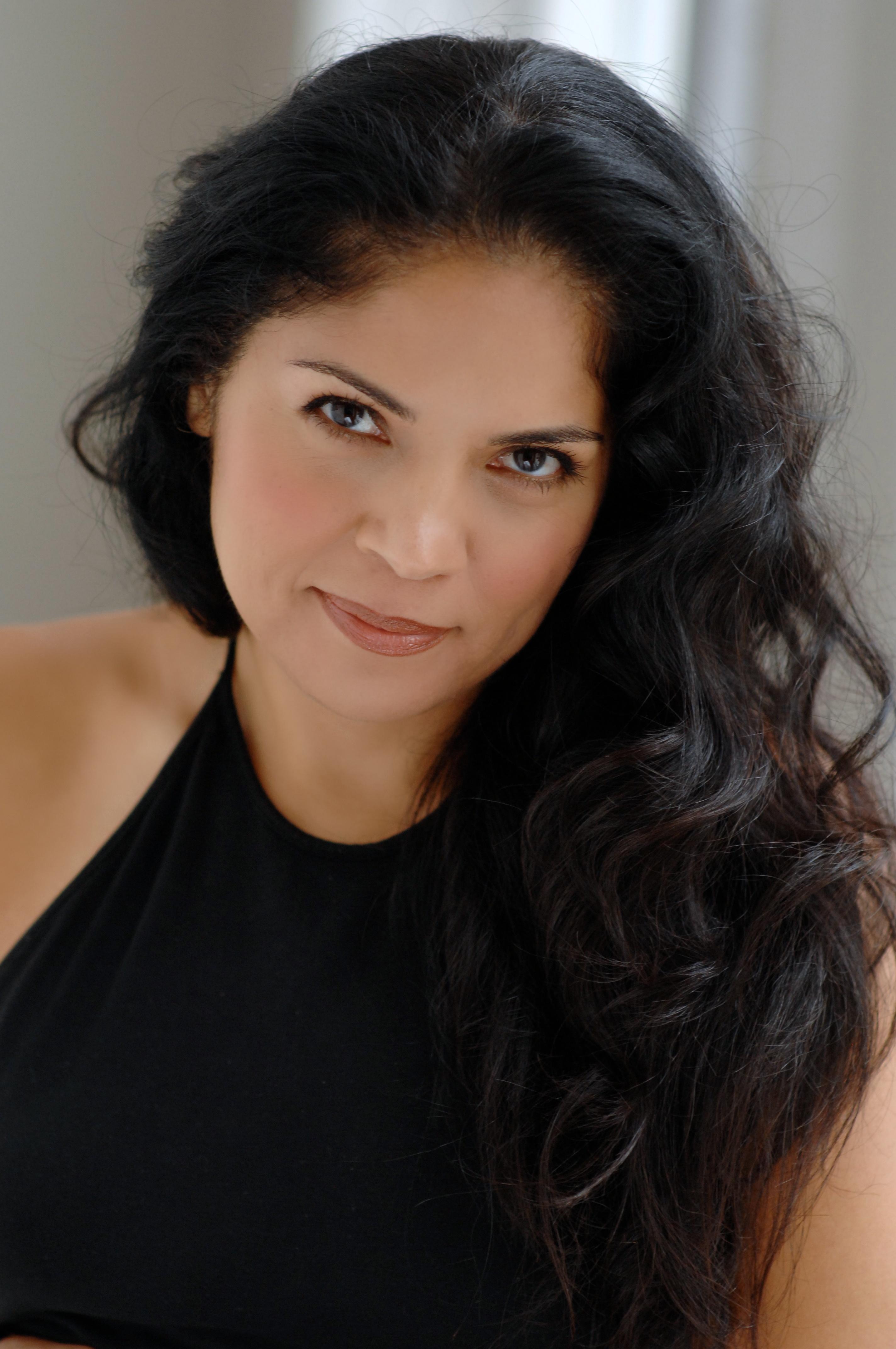 actor Annie Henk large photo