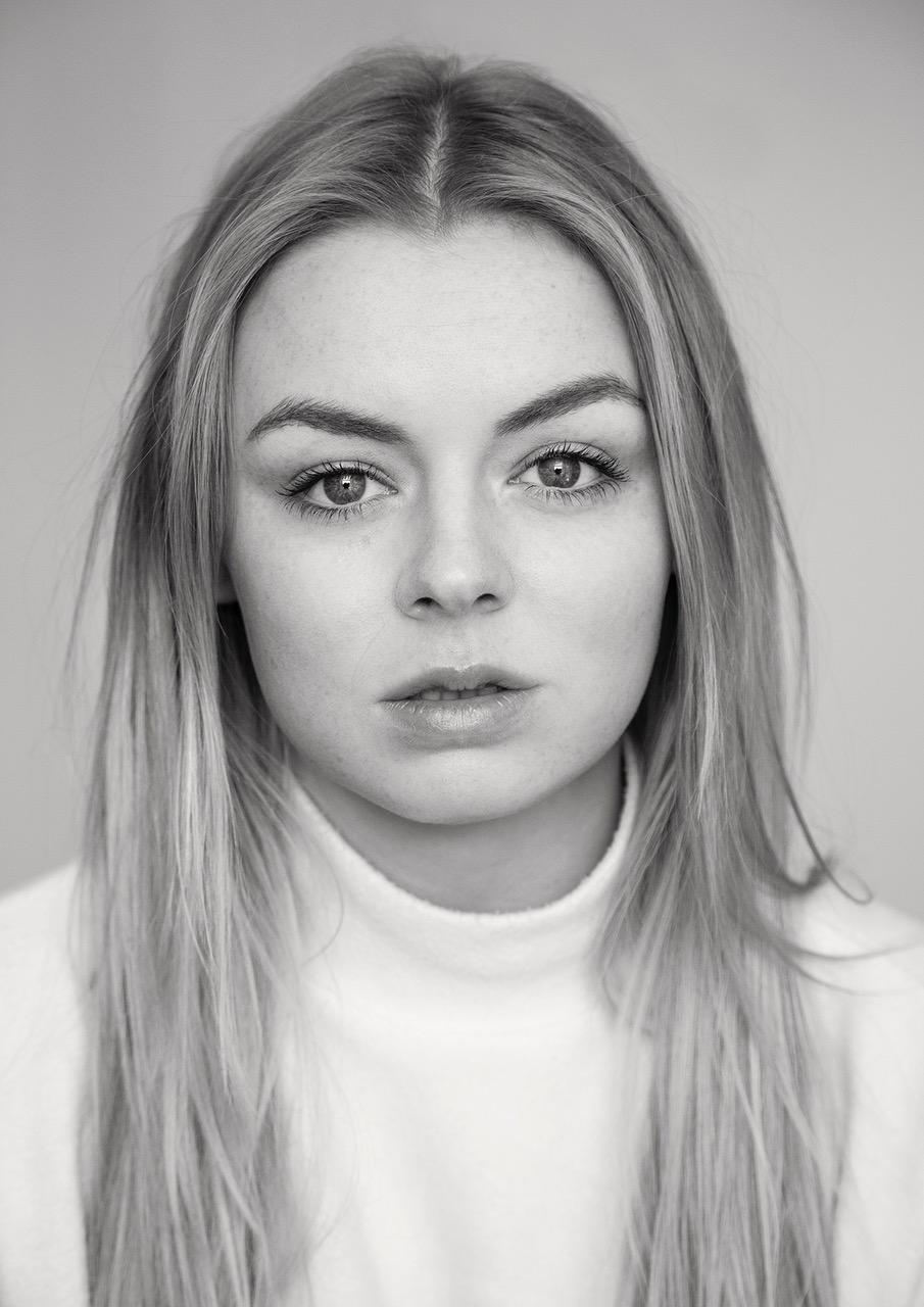 actor Shauna Higgins large photo