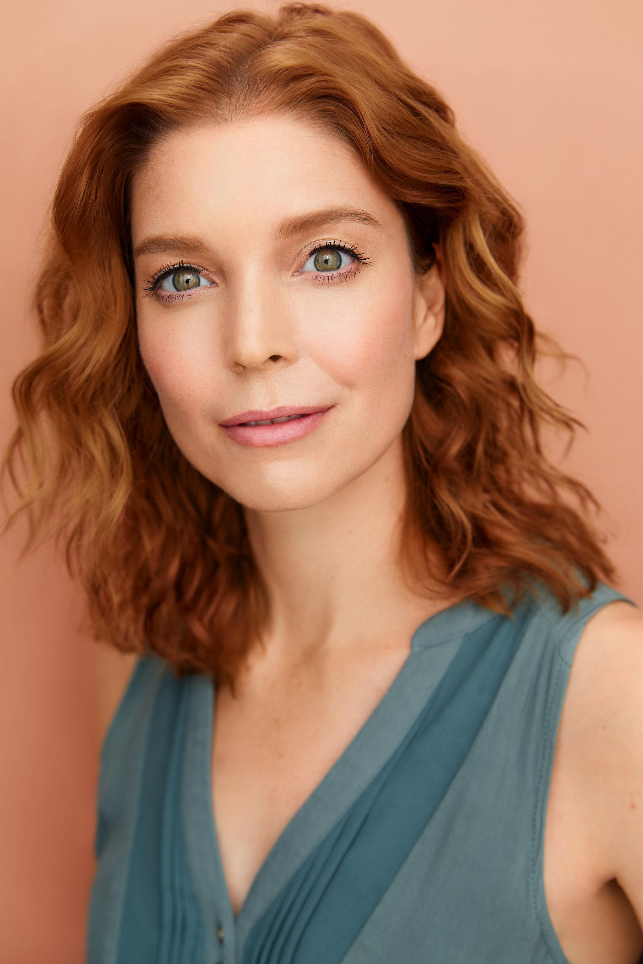 actor Johanna Putnam large photo