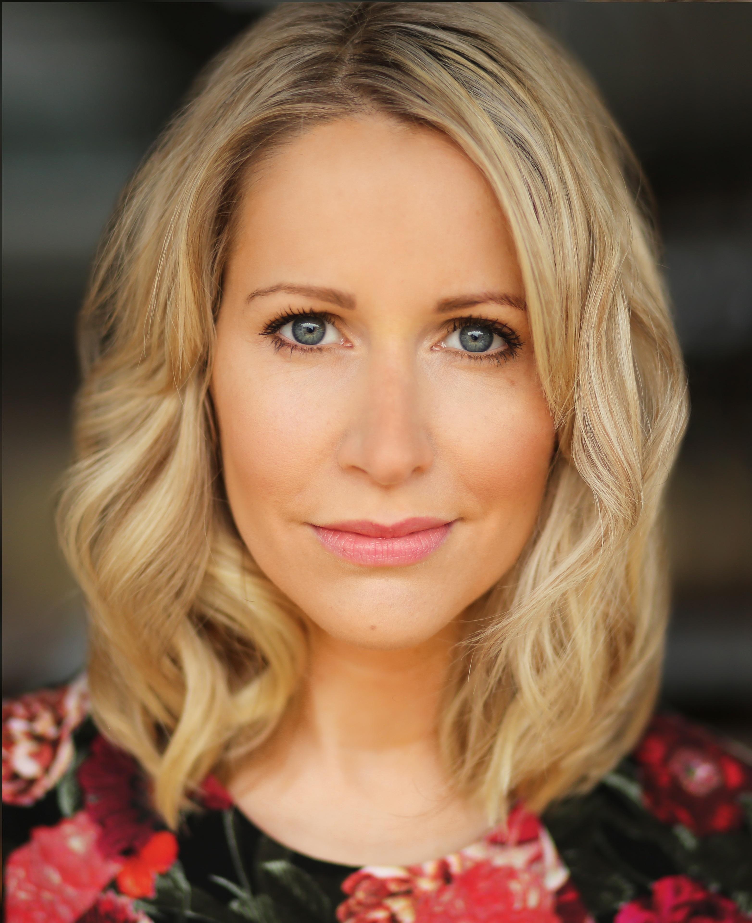 actor Zoe Harrison large photo