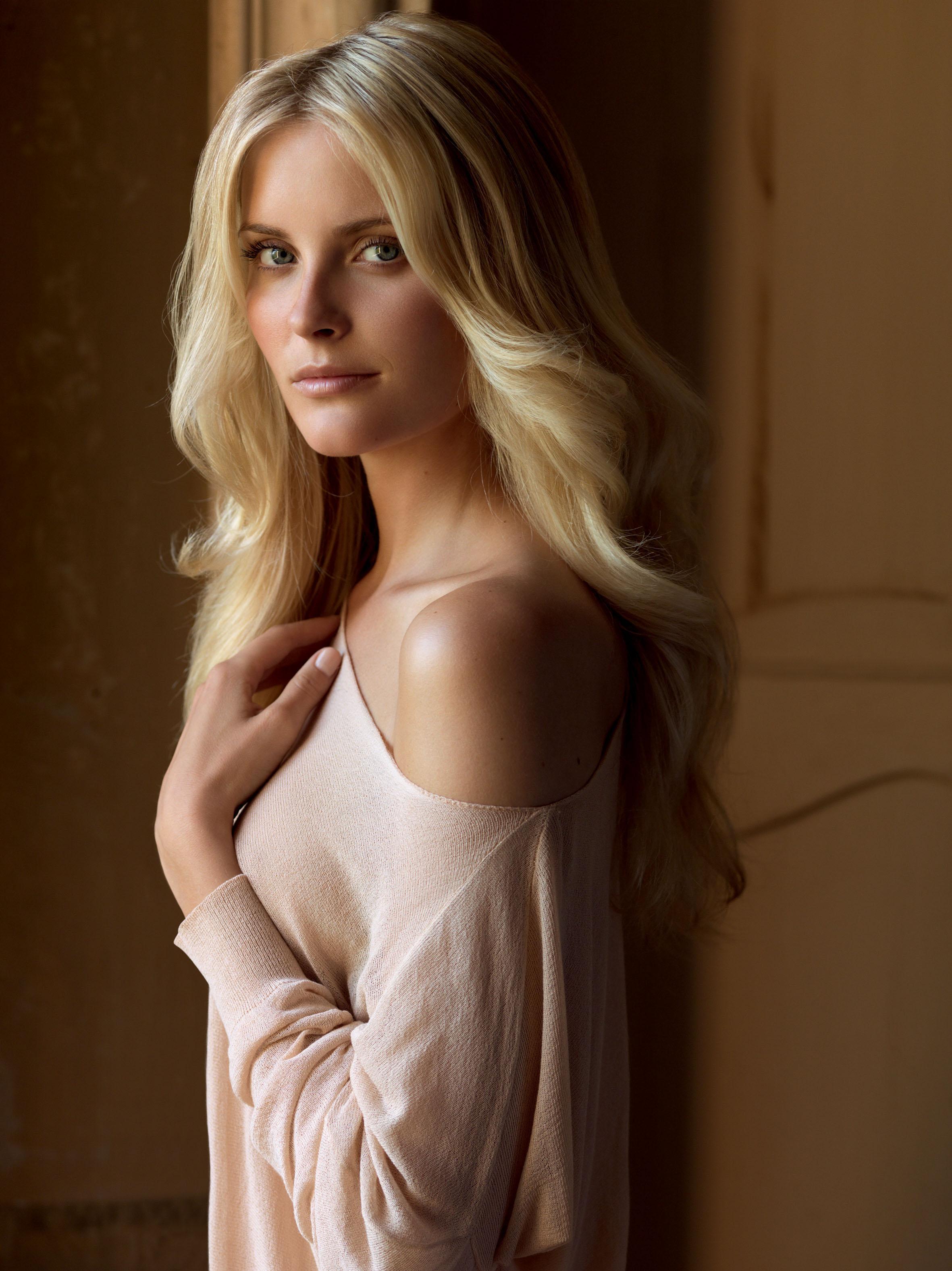 actor Petra Silander large photo