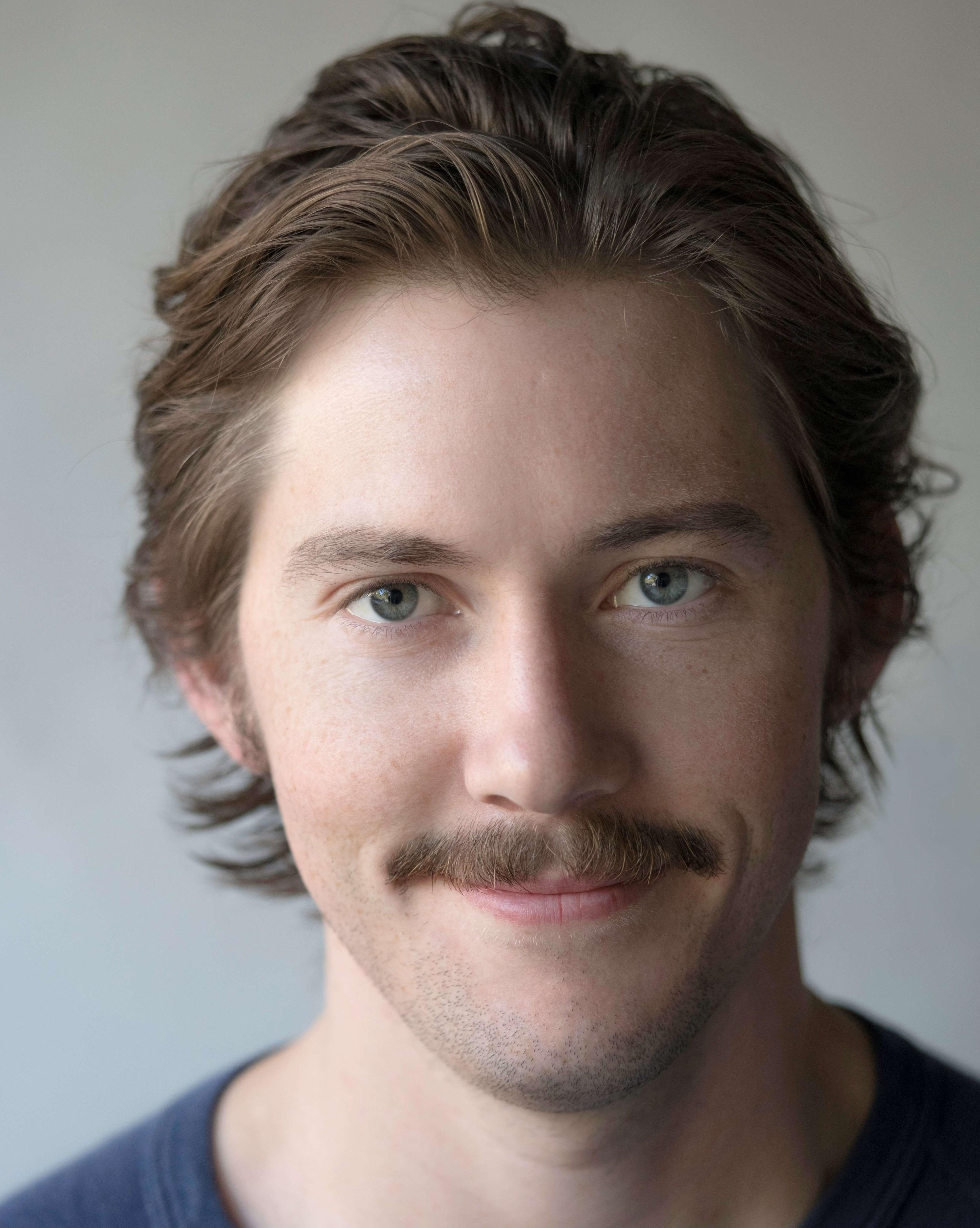 actor Tom Carmody large photo