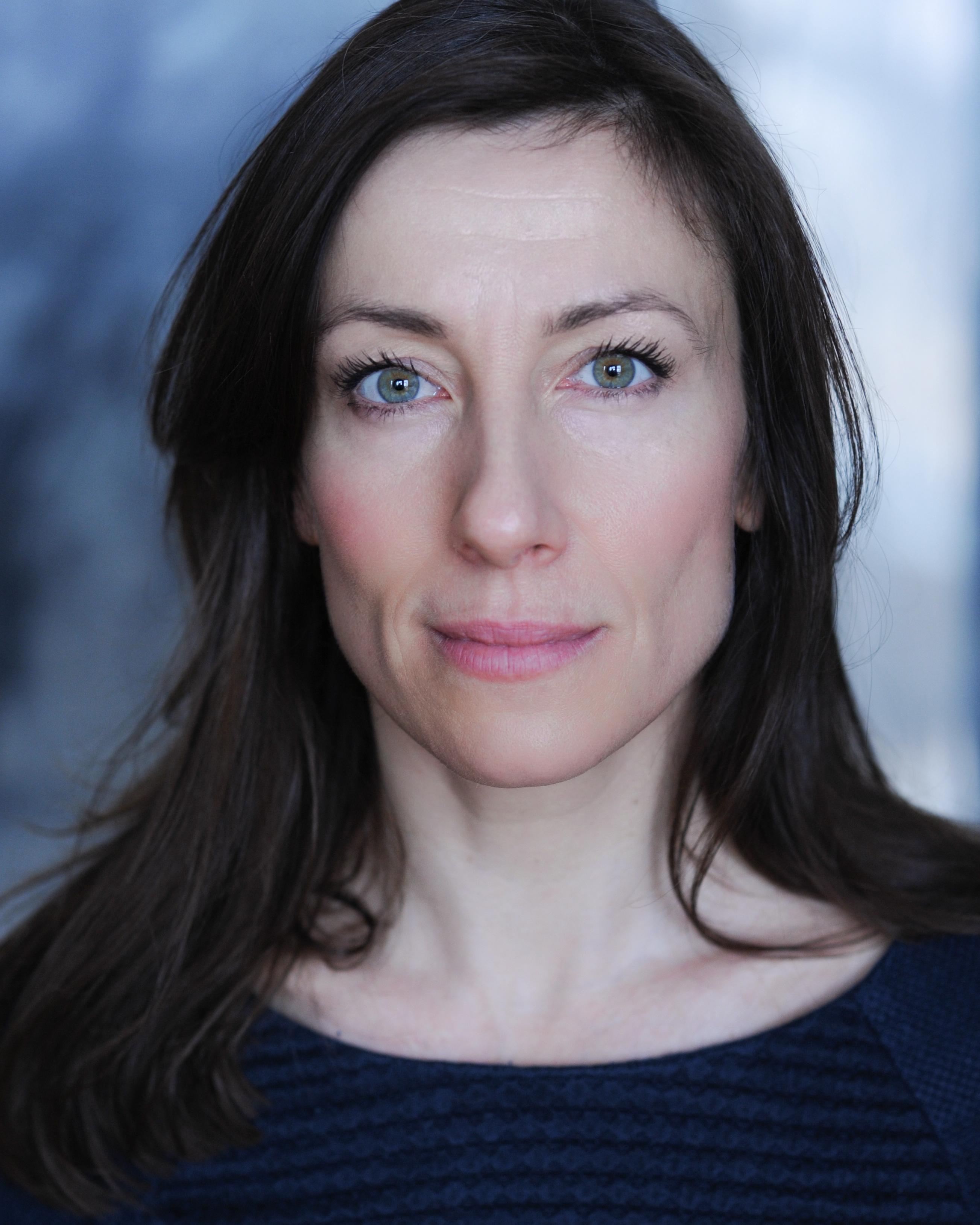 actor Emma Beattie large photo