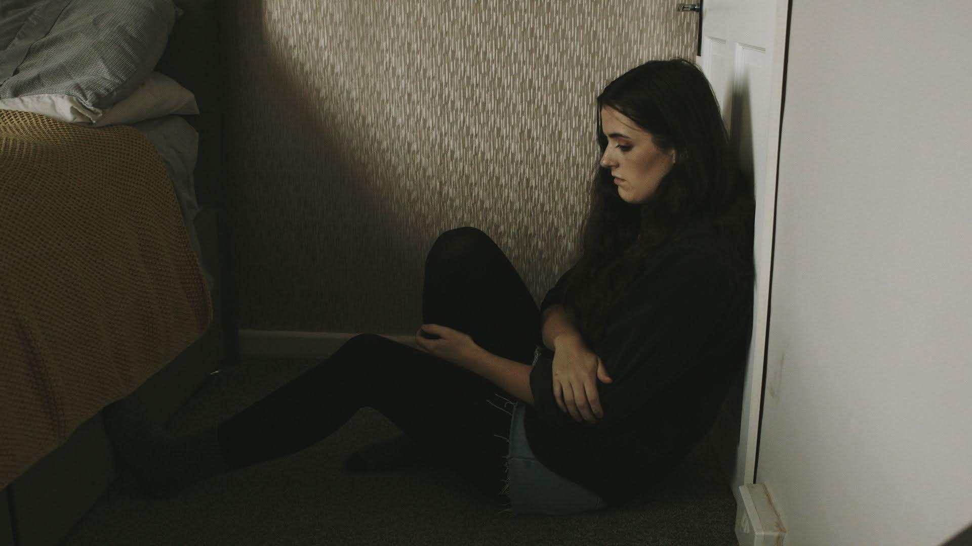 actor Emily Rose Holt large photo