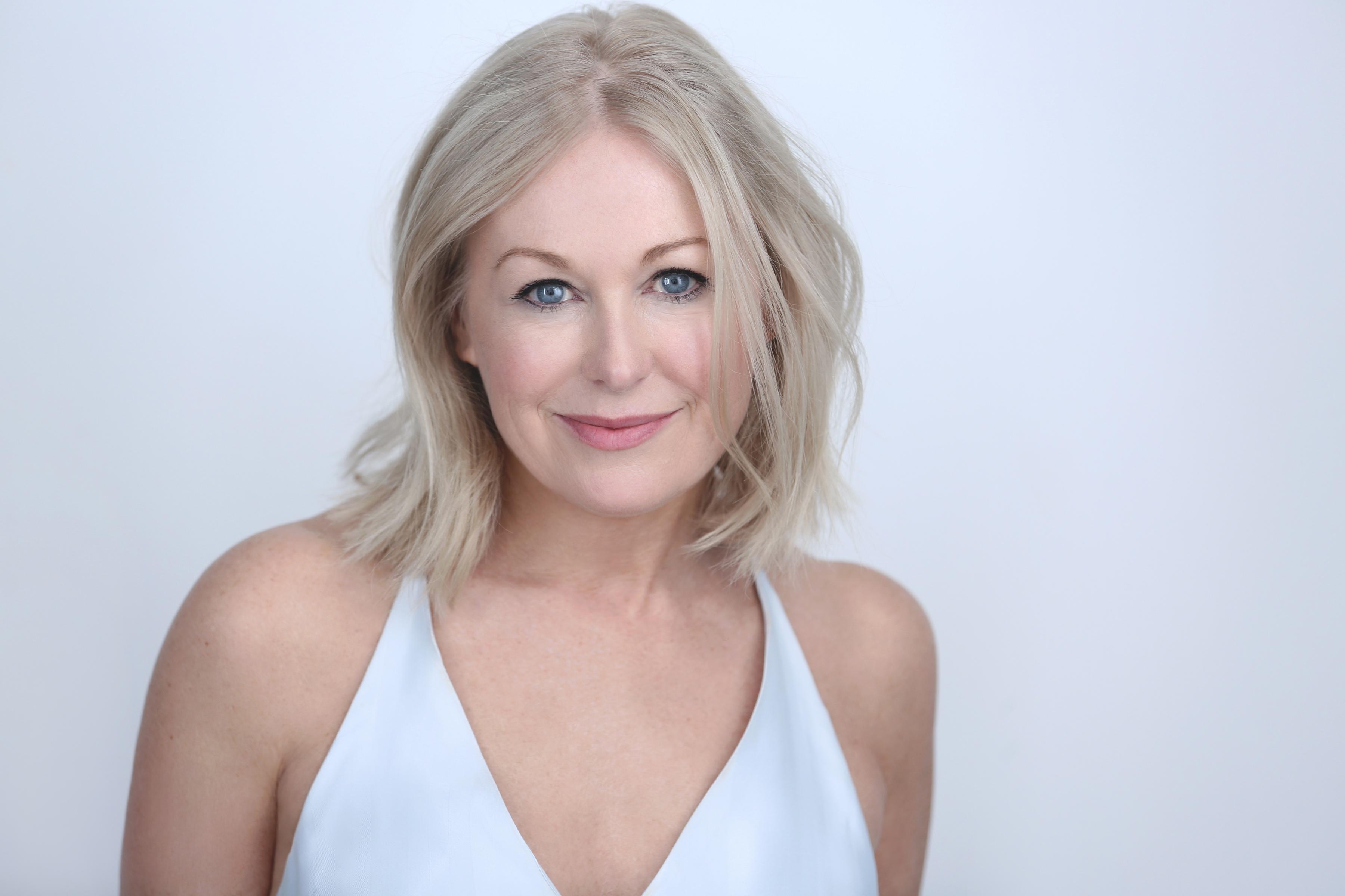 actor Jacqueline Kealy large photo