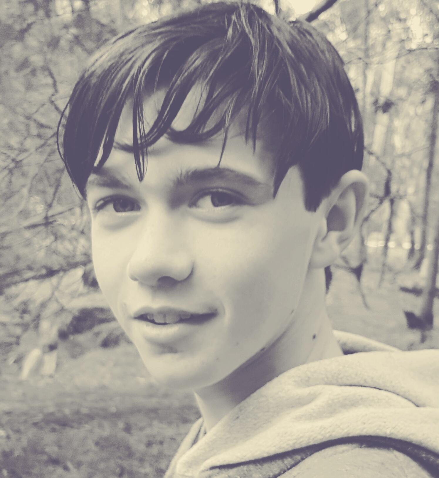 actor Aidan Liam Smith large photo